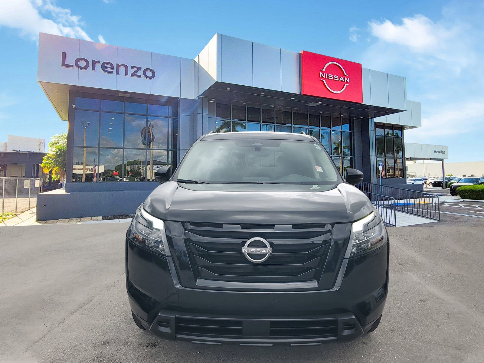 2025 Nissan Pathfinder SV