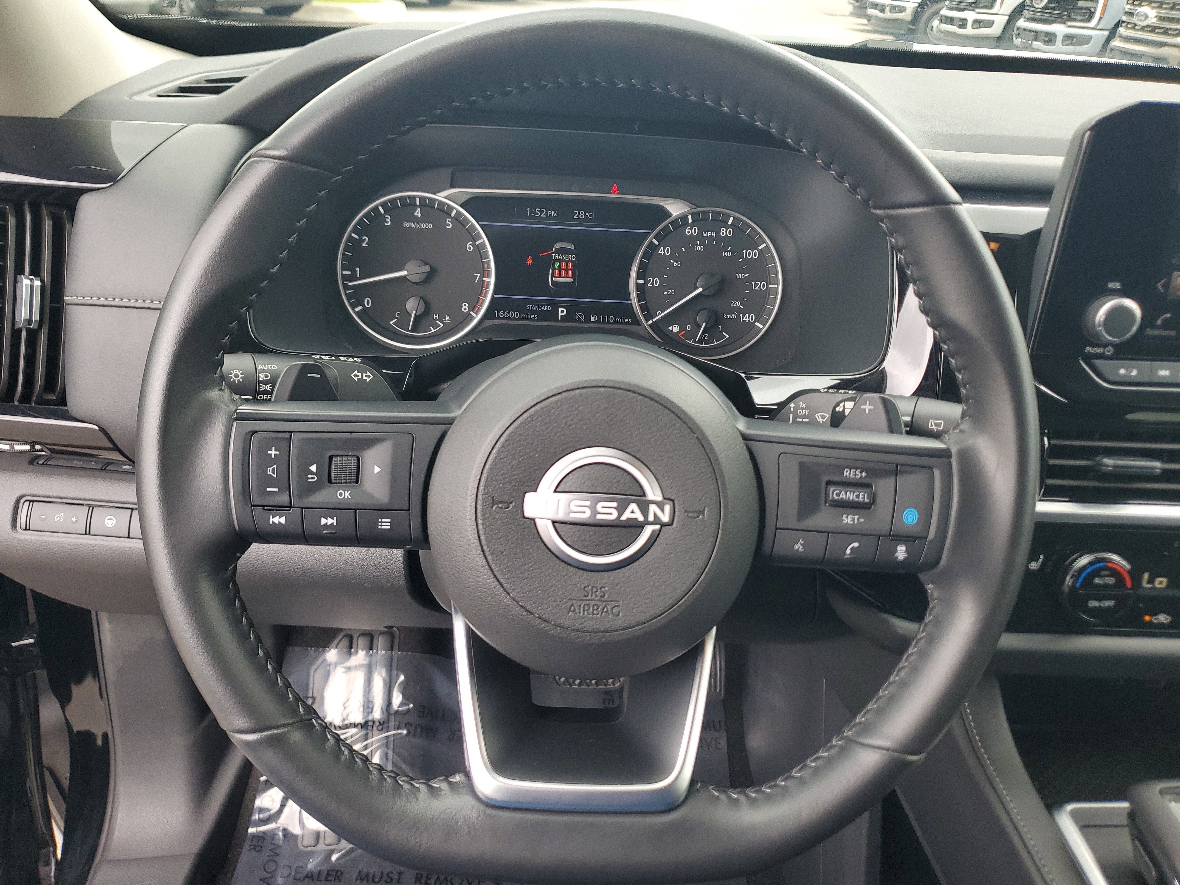 2025 Nissan Pathfinder SV