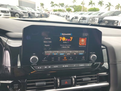 2025 Nissan Pathfinder SV