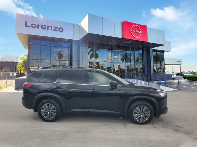 2025 Nissan Pathfinder SV
