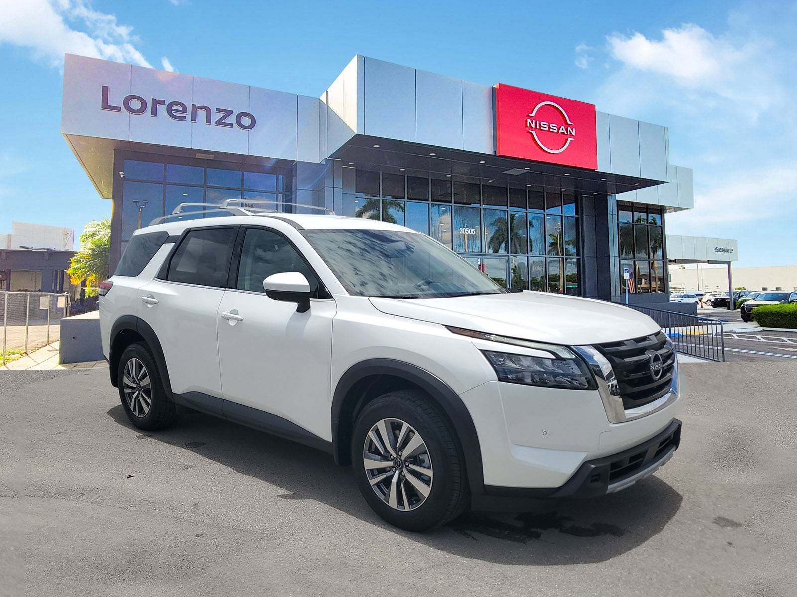 2025 Nissan Pathfinder SL