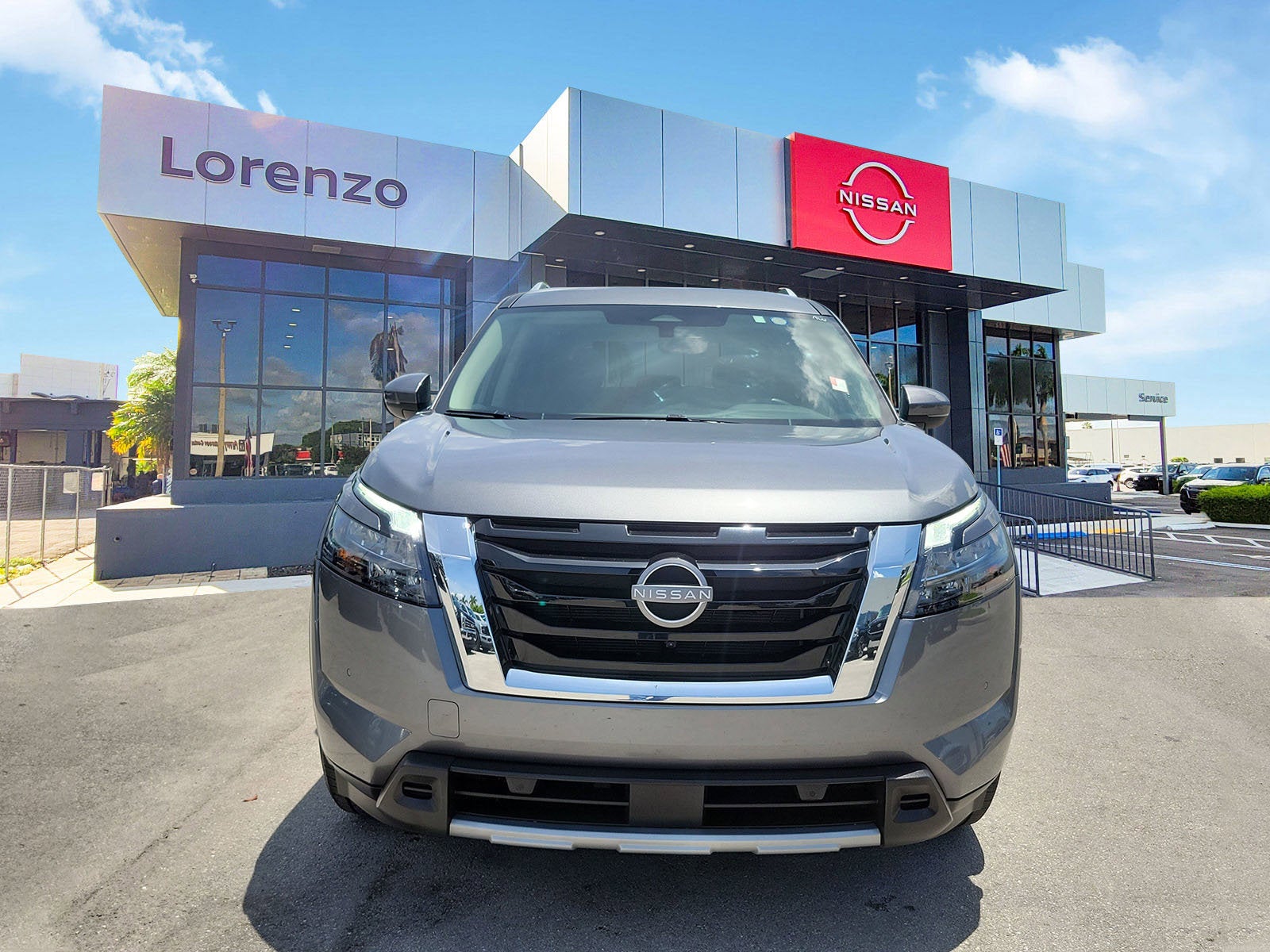 2025 Nissan Pathfinder SL