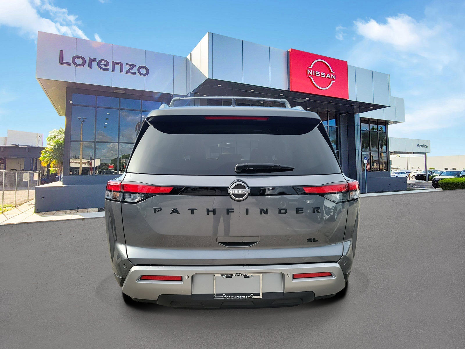 2024 Nissan Pathfinder SL