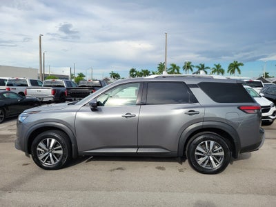 2024 Nissan Pathfinder SL