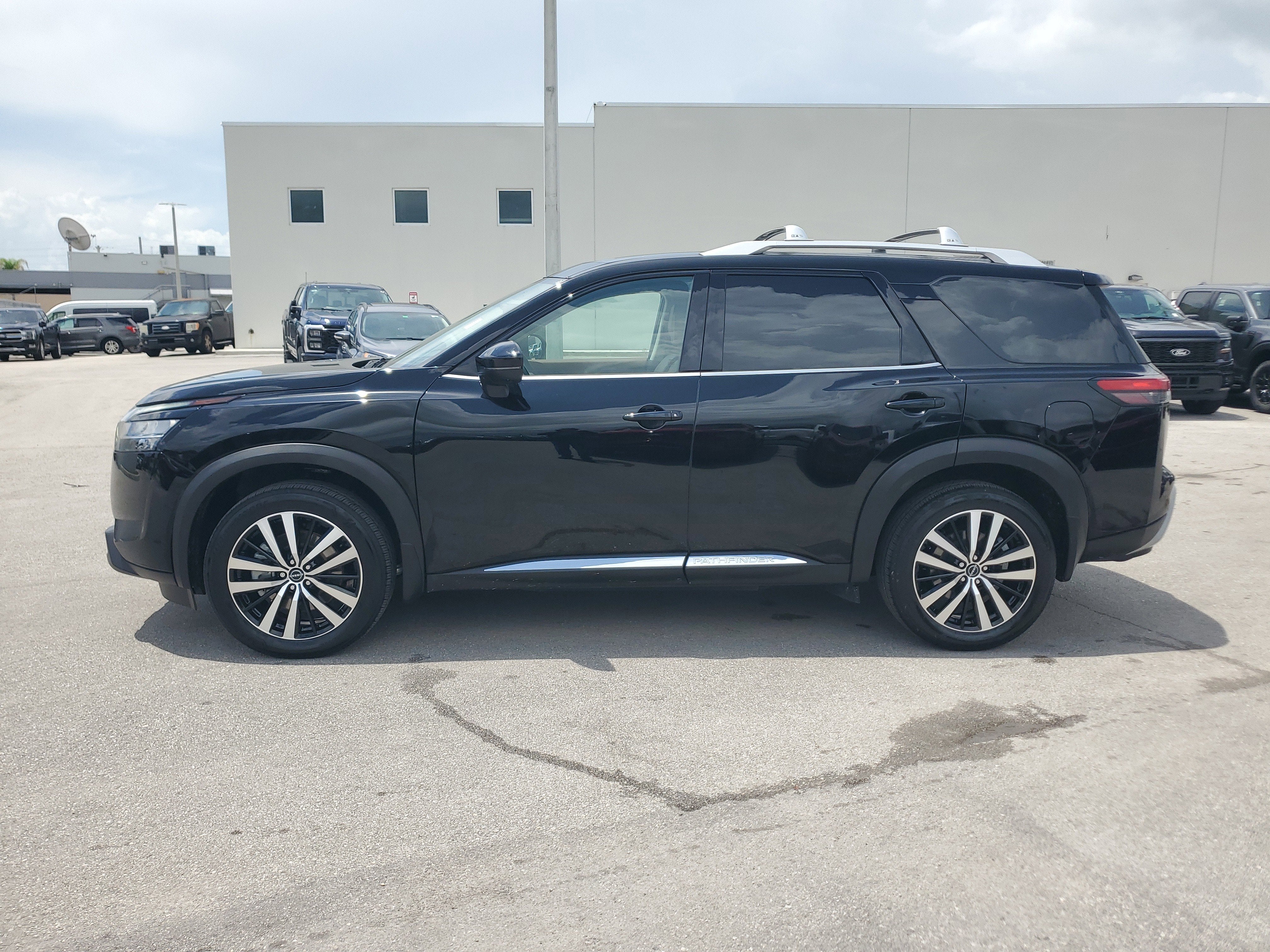 2024 Nissan Pathfinder Platinum