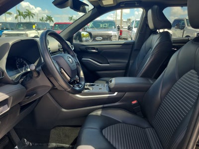 2021 Toyota Highlander XSE