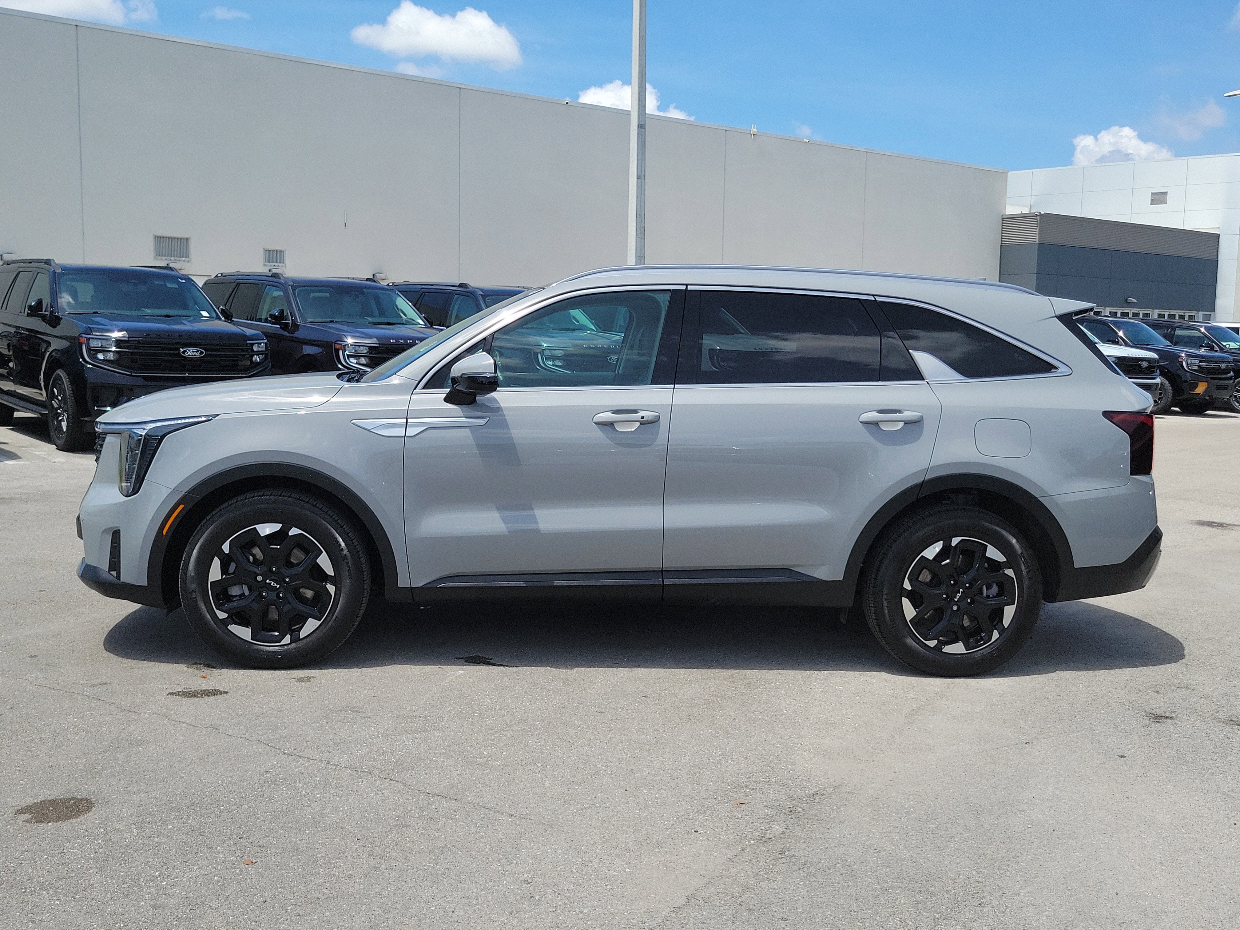 2025 Kia Sorento S