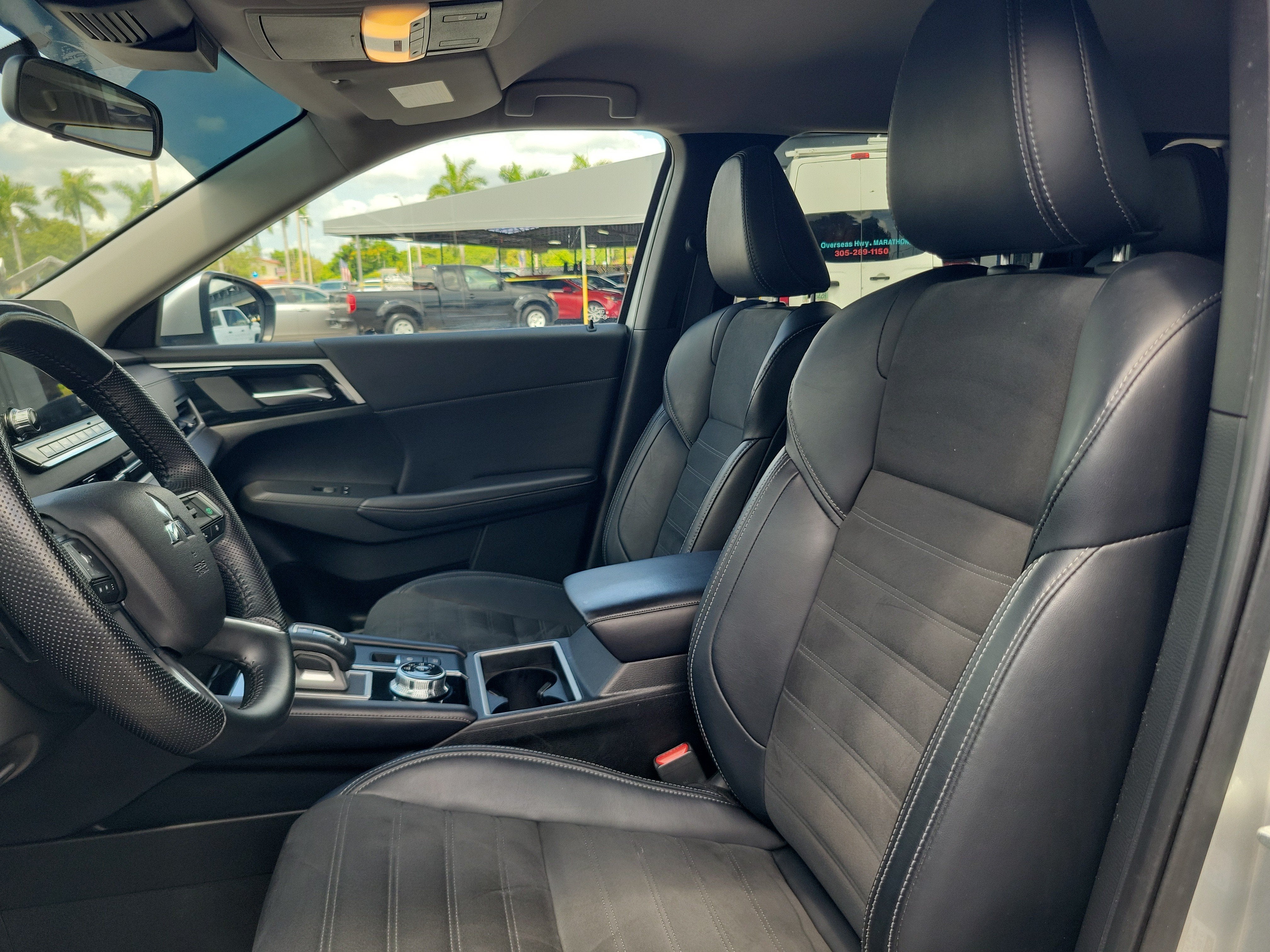 2024 Mitsubishi Outlander SE