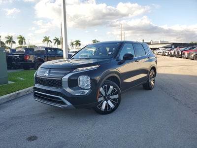 2025 Mitsubishi Outlander SE