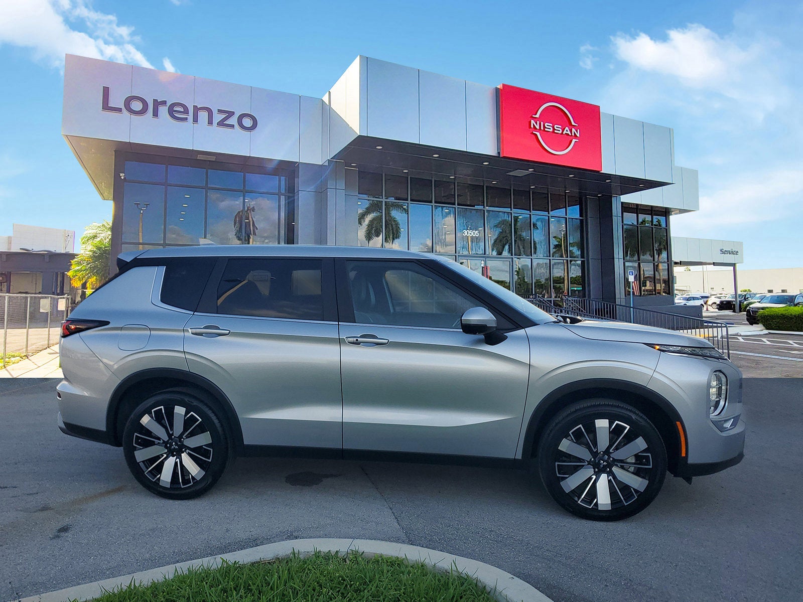 2025 Mitsubishi Outlander SE