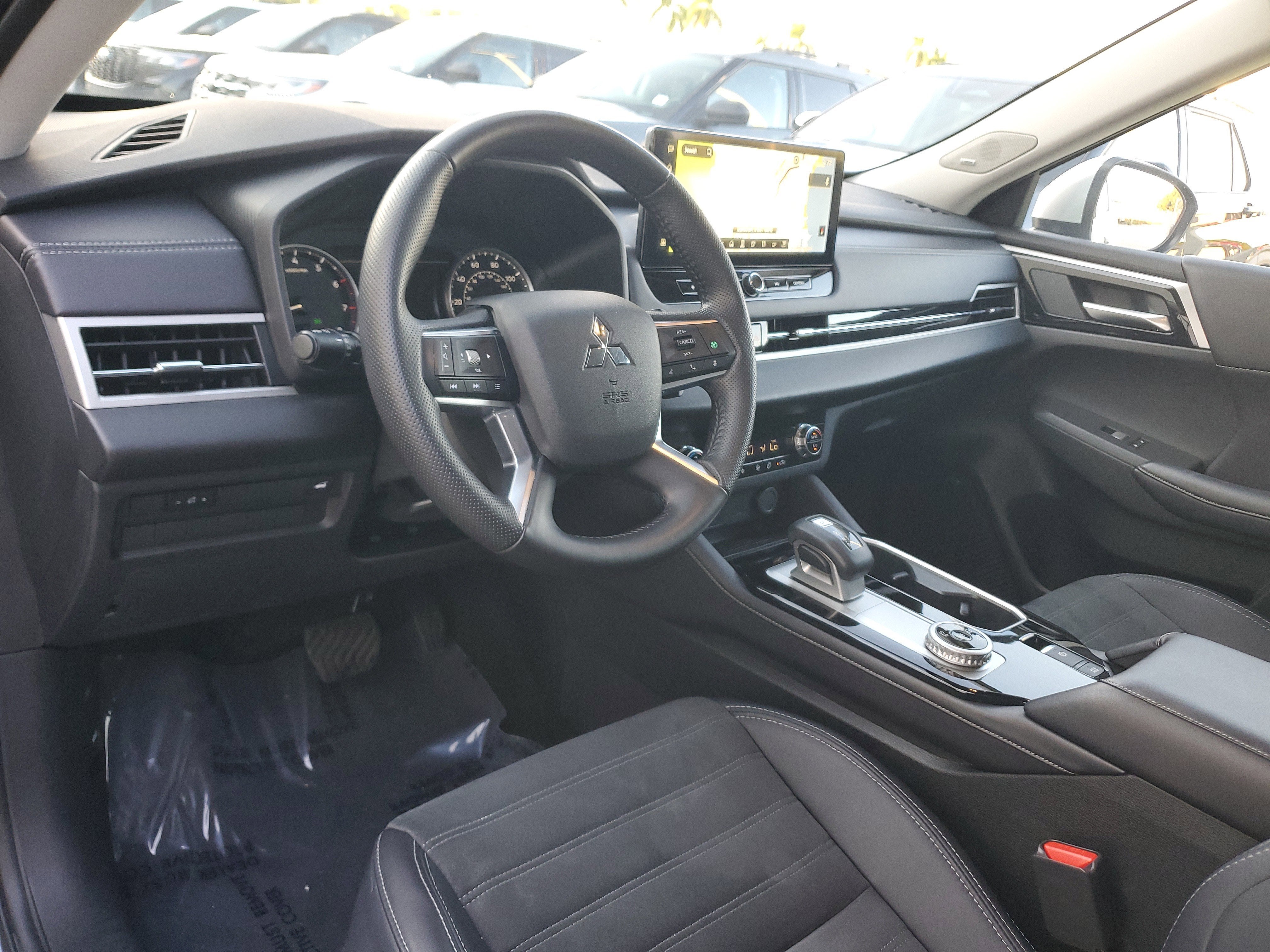 2025 Mitsubishi Outlander SE