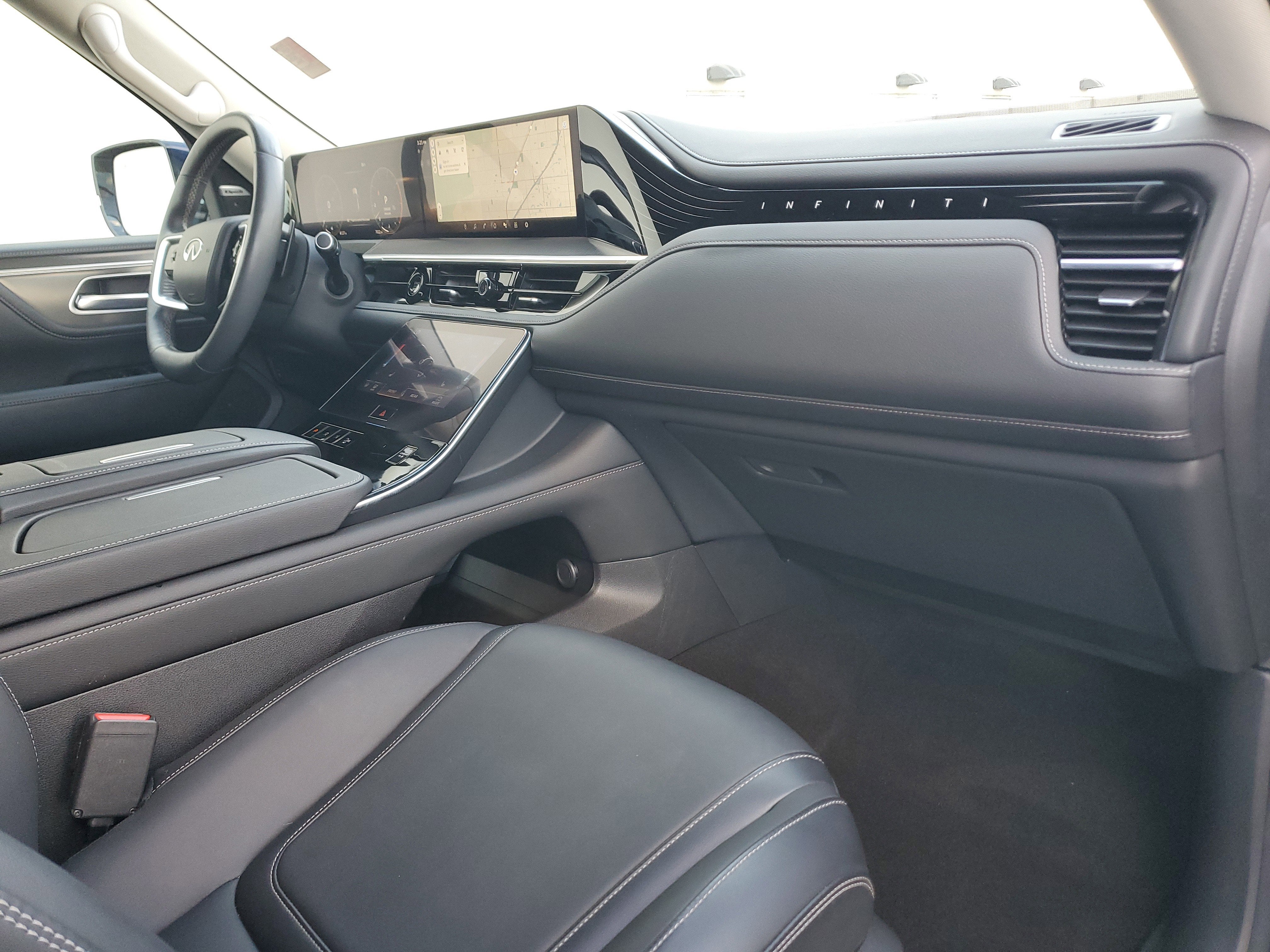 2025 INFINITI QX80 PURE