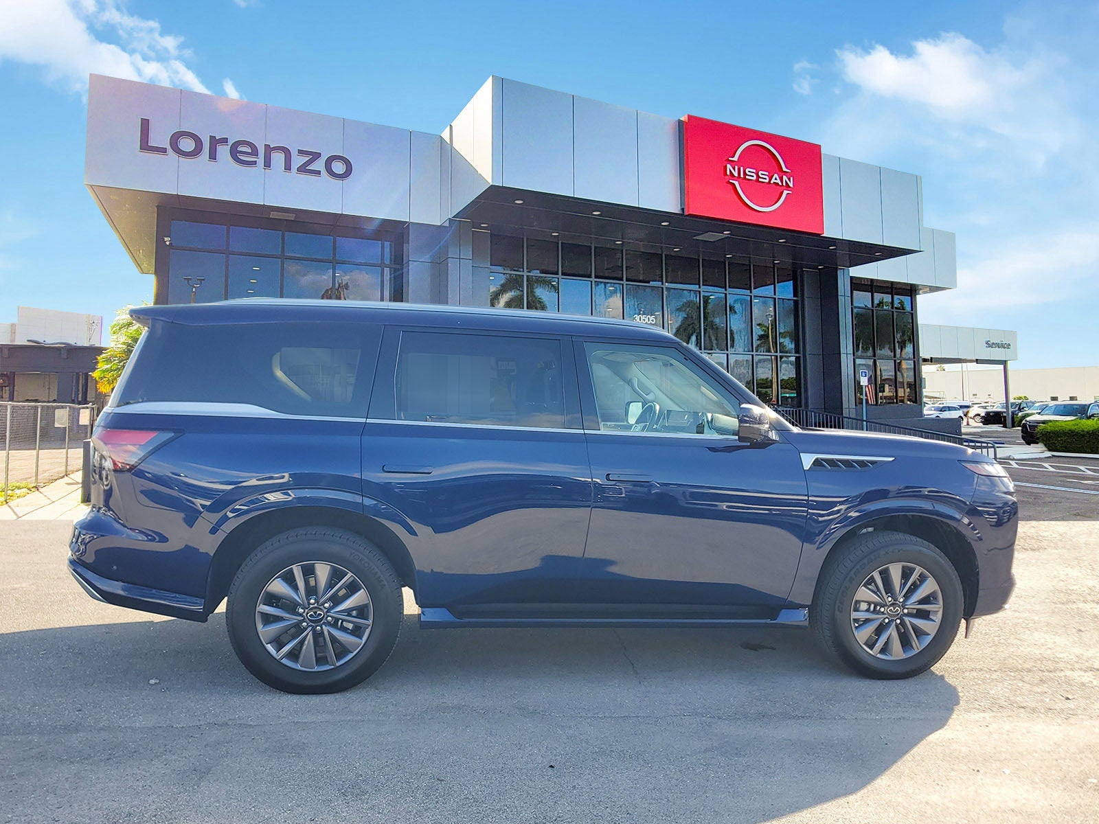 2025 INFINITI QX80 PURE