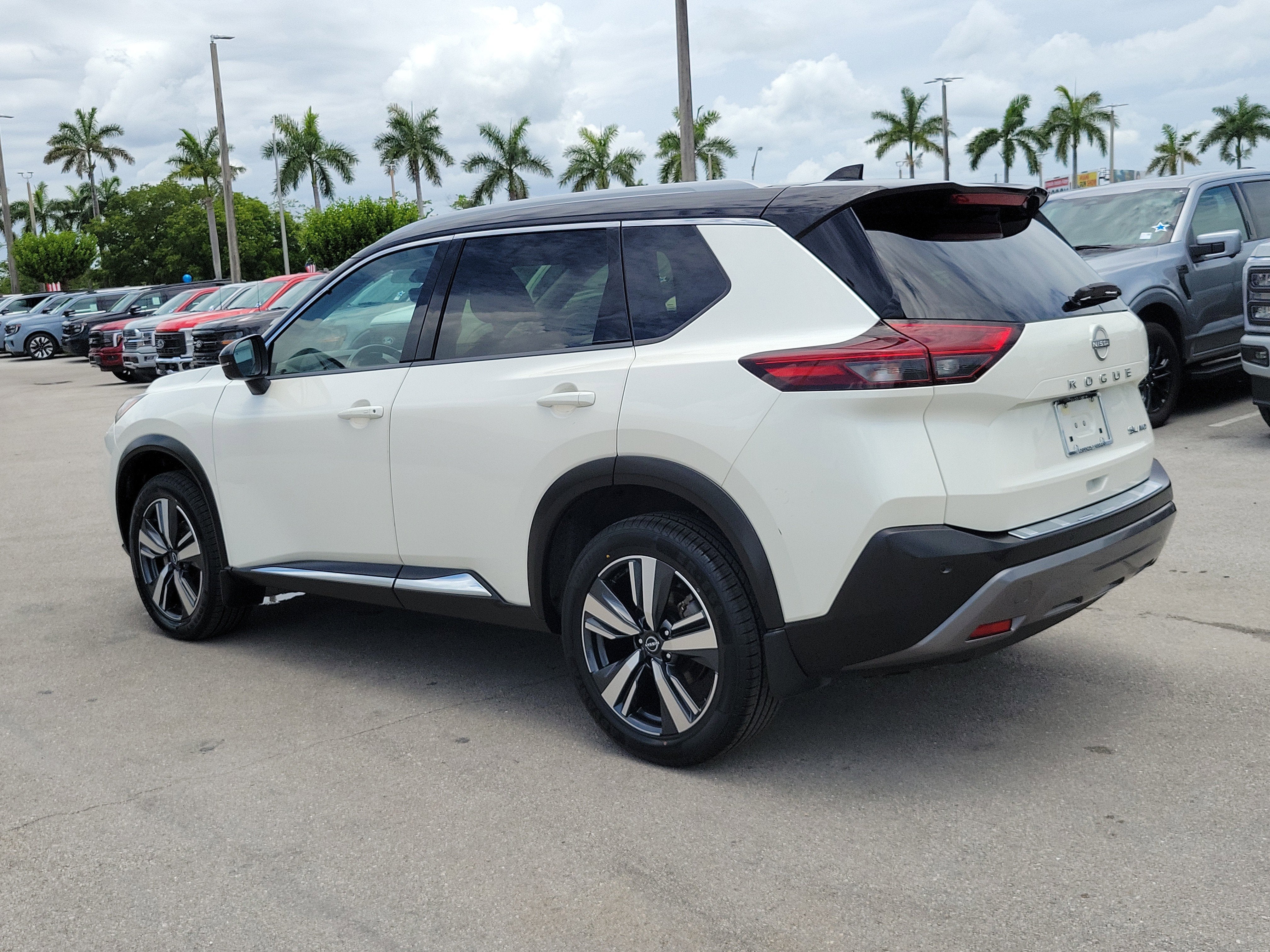 2023 Nissan Rogue SL 4WD