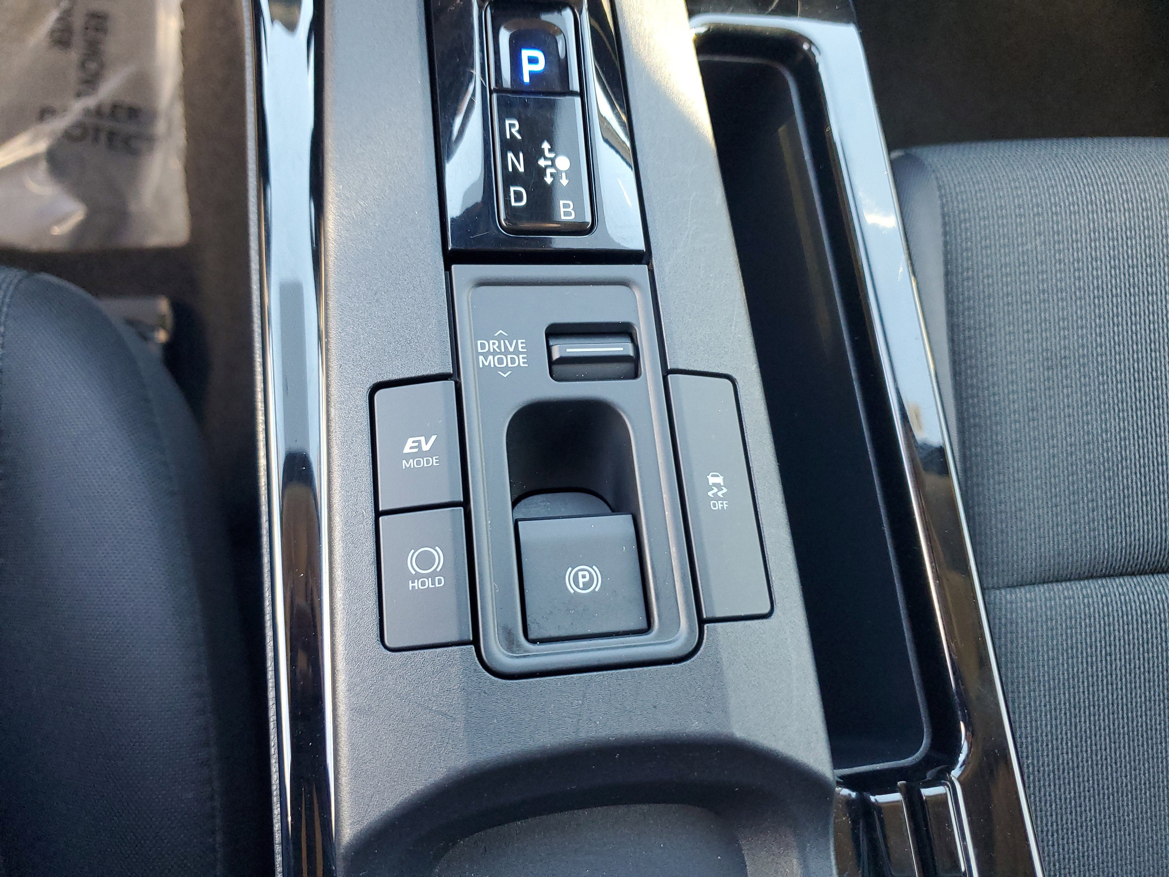 2025 Toyota Prius LE