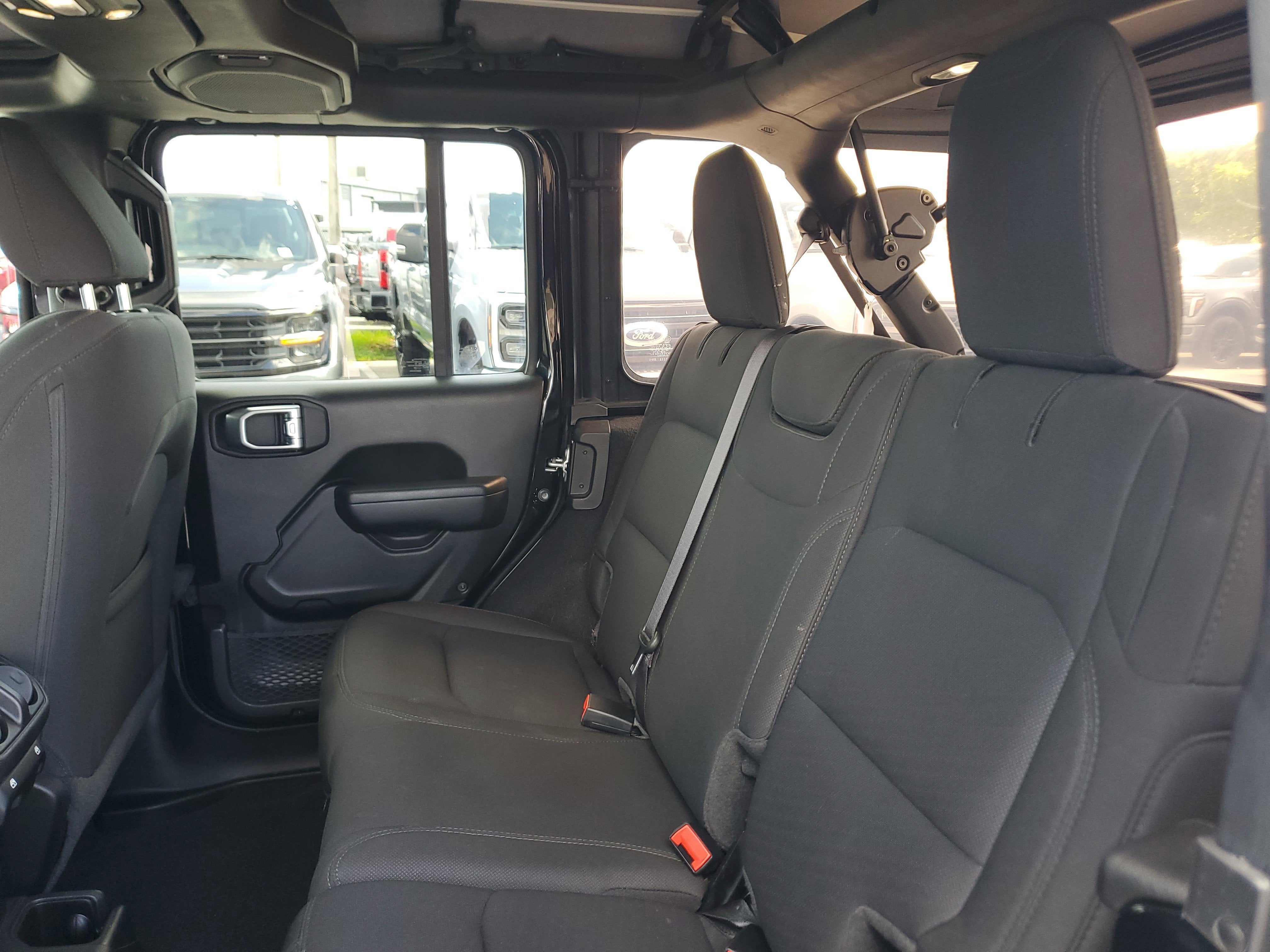 2022 Jeep Wrangler Unlimited Willys 4WD Diesel