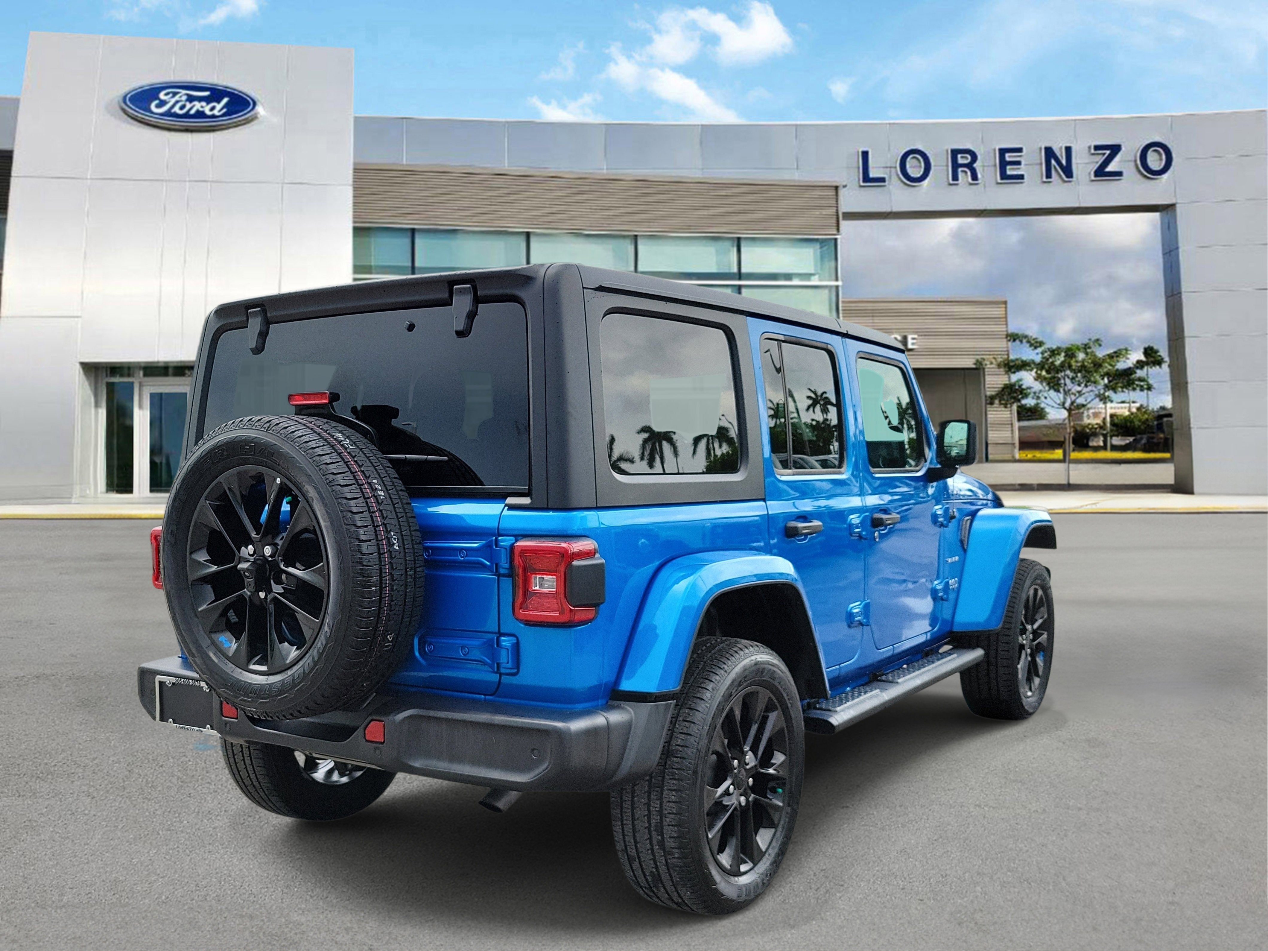 2023 Jeep Wrangler 4xe Sahara 4WD