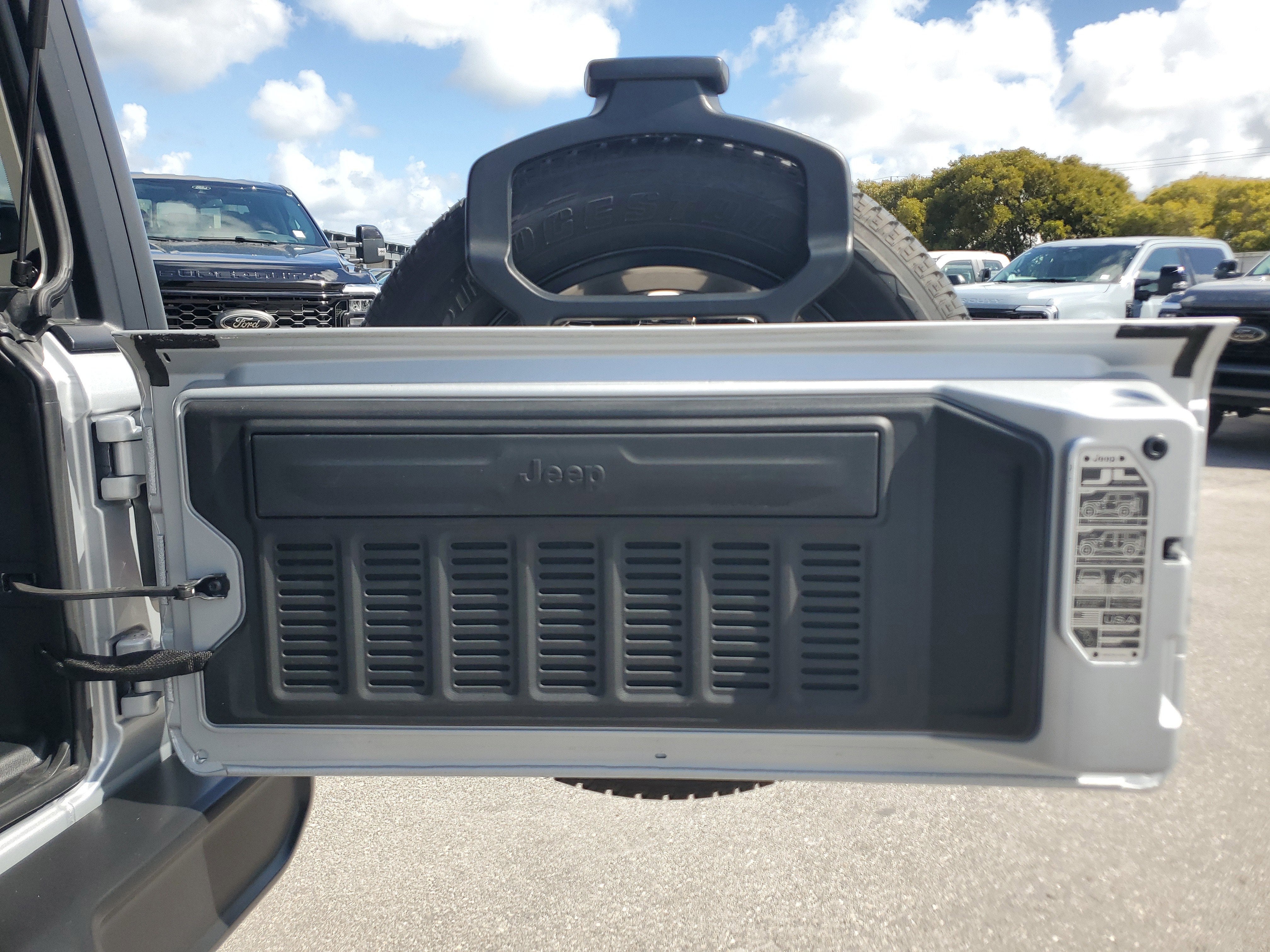 2023 Jeep Wrangler 4xe Sahara 4WD