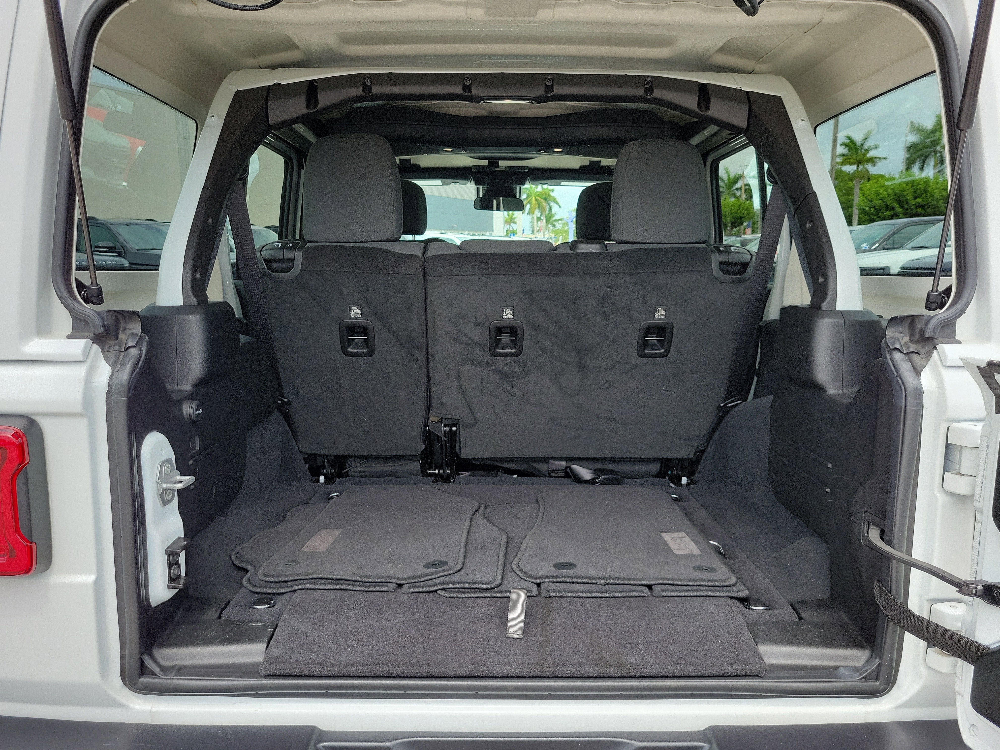 2025 Jeep Wrangler Sahara 4WD