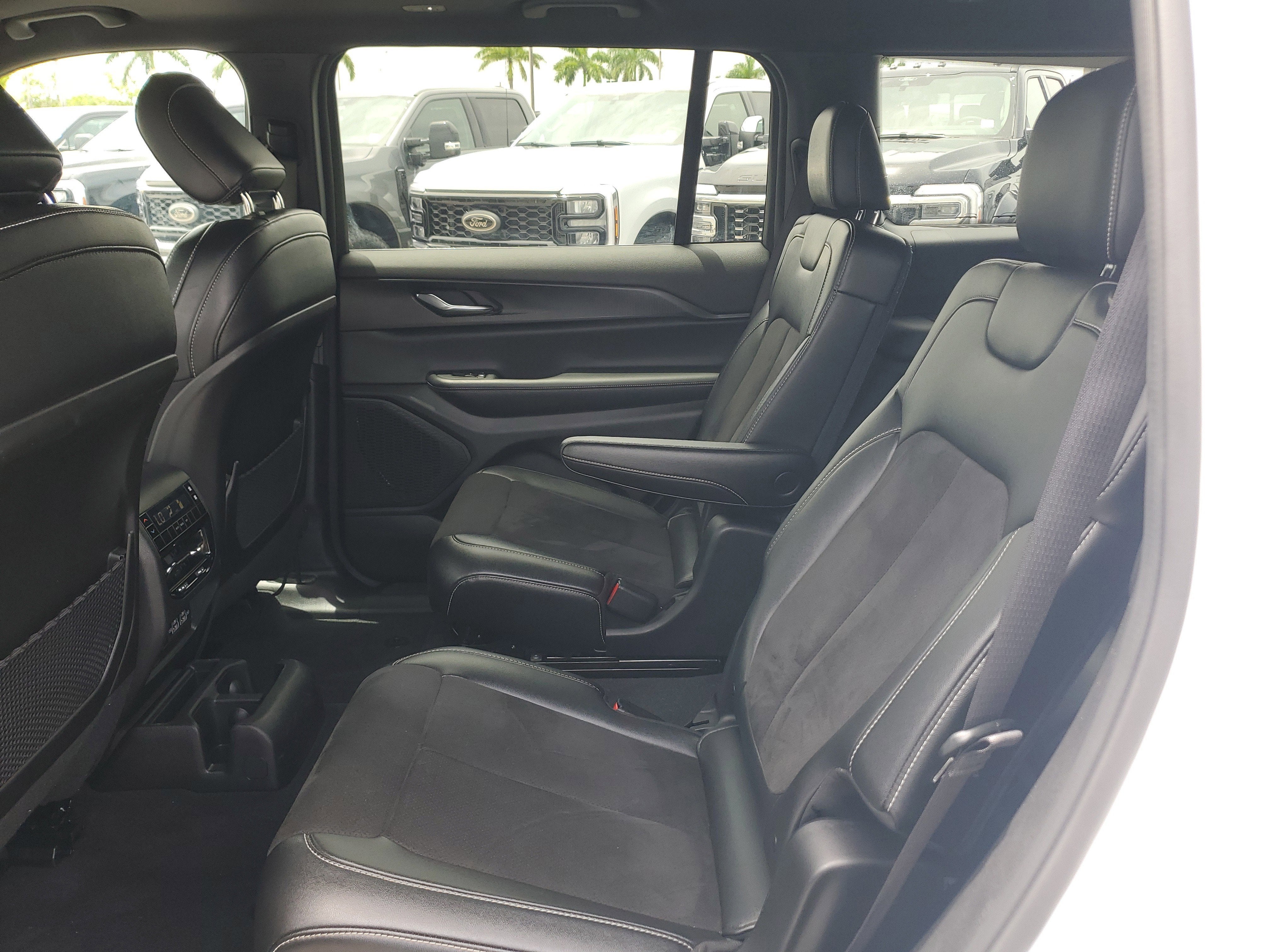 2024 Jeep Grand Cherokee L Altitude X 4WD