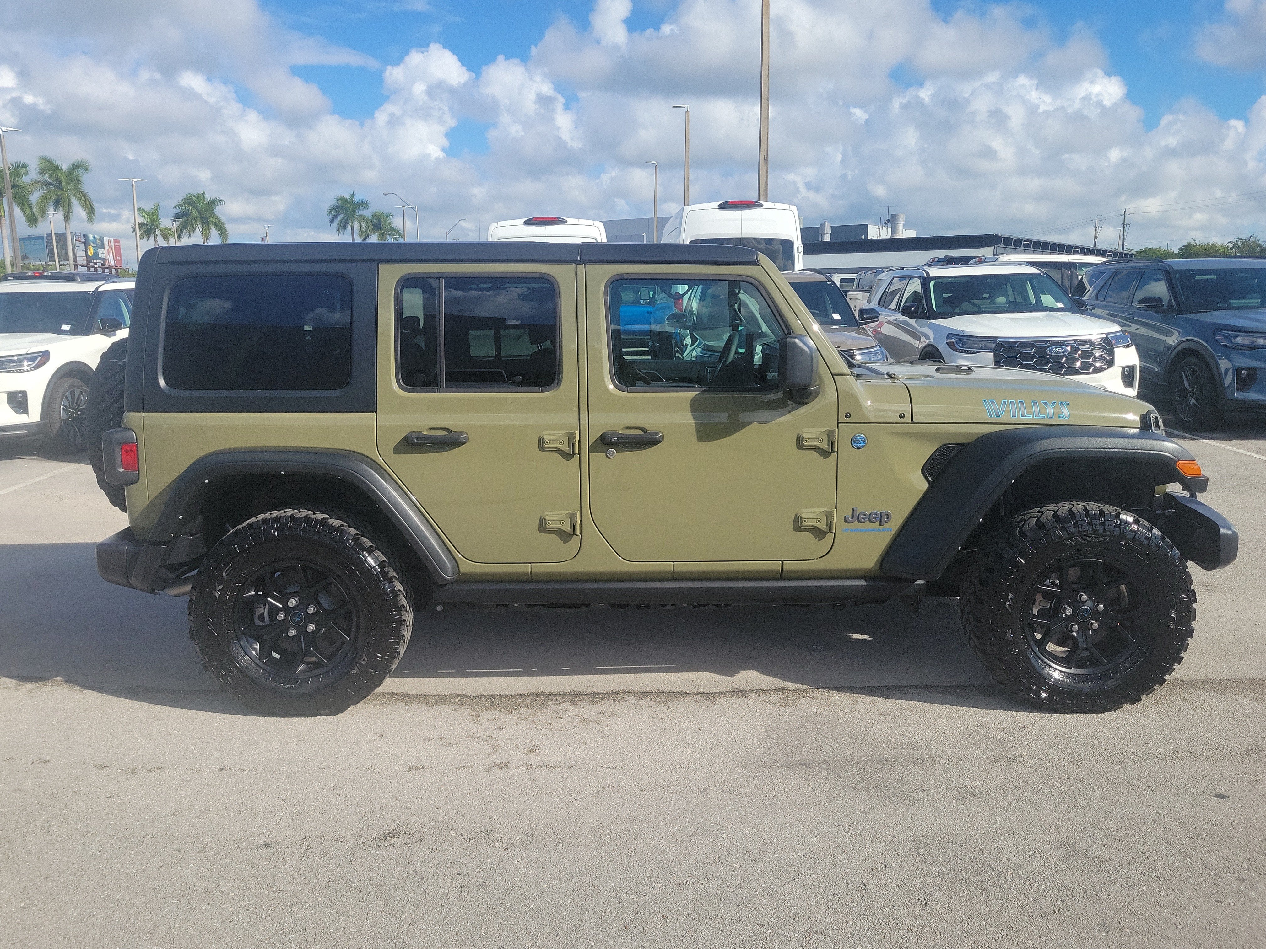 2025 Jeep Wrangler 4xe Willys
