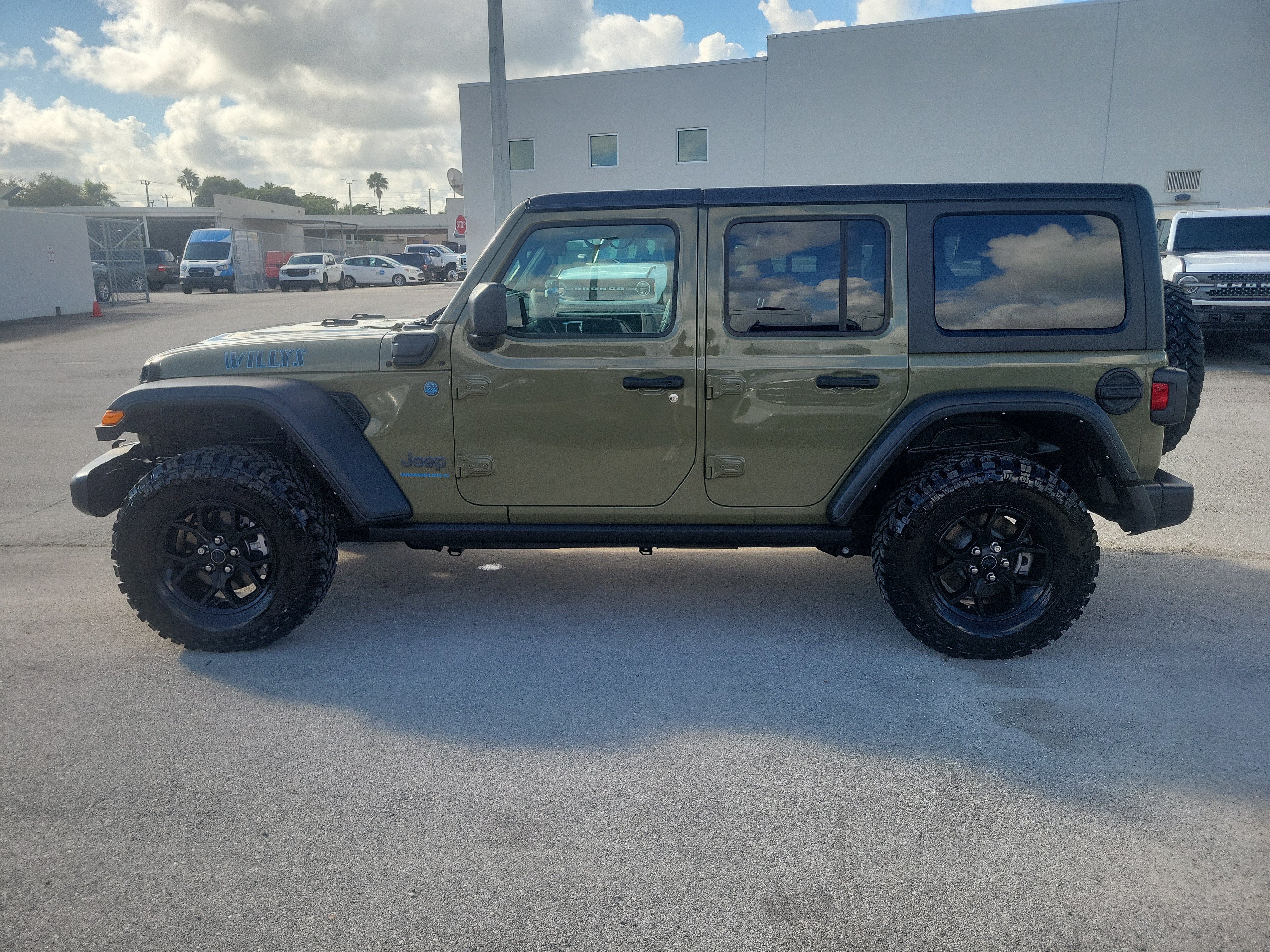 2025 Jeep Wrangler 4xe Willys