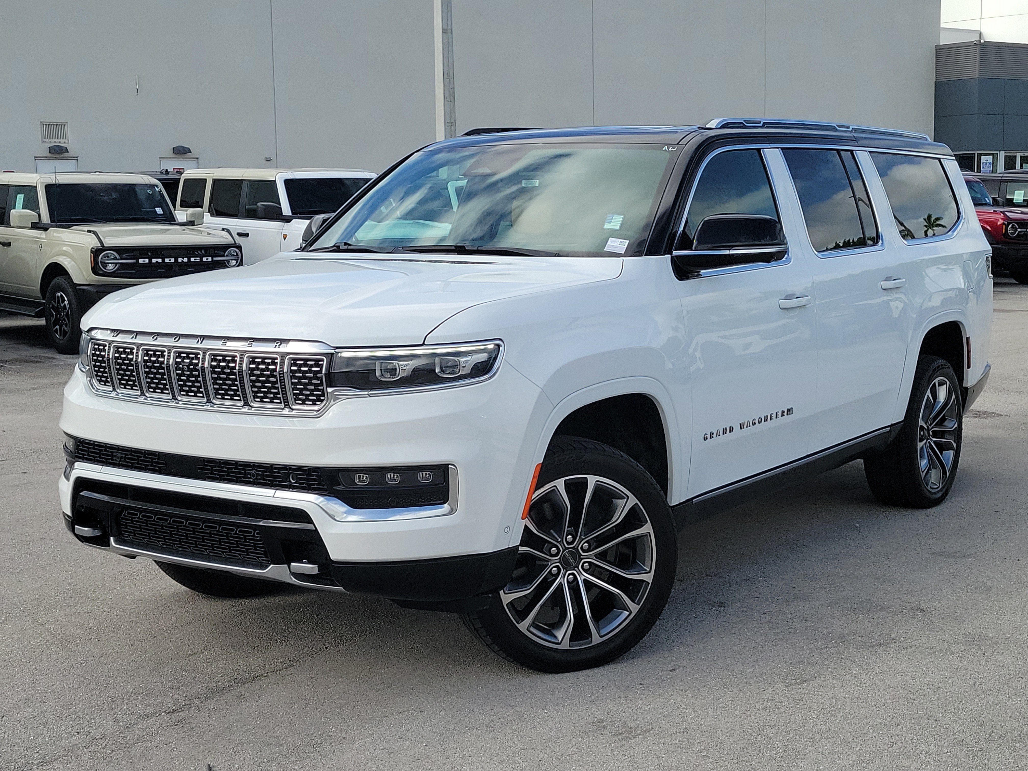 2023 Jeep Grand Wagoneer L Series III
