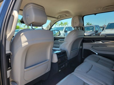 2023 Jeep Wagoneer Base