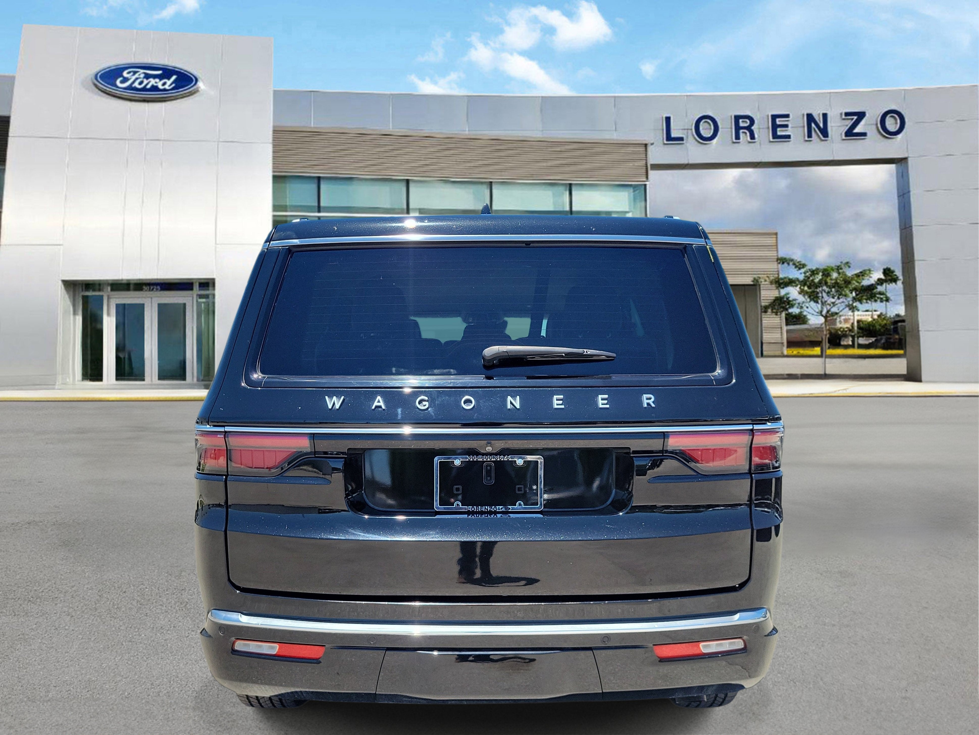 2023 Jeep Wagoneer Base