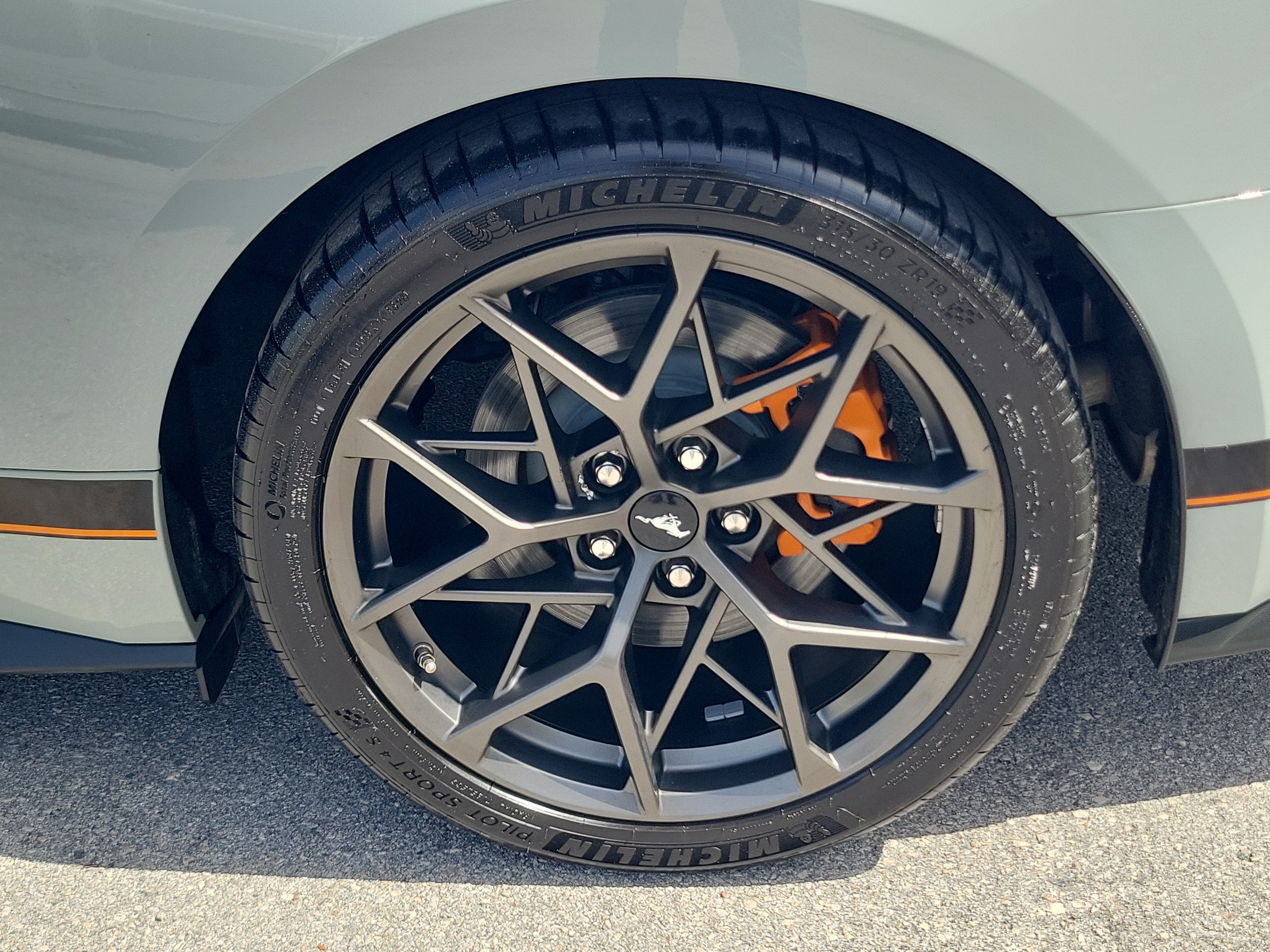 2022 Ford Mustang Mach 1