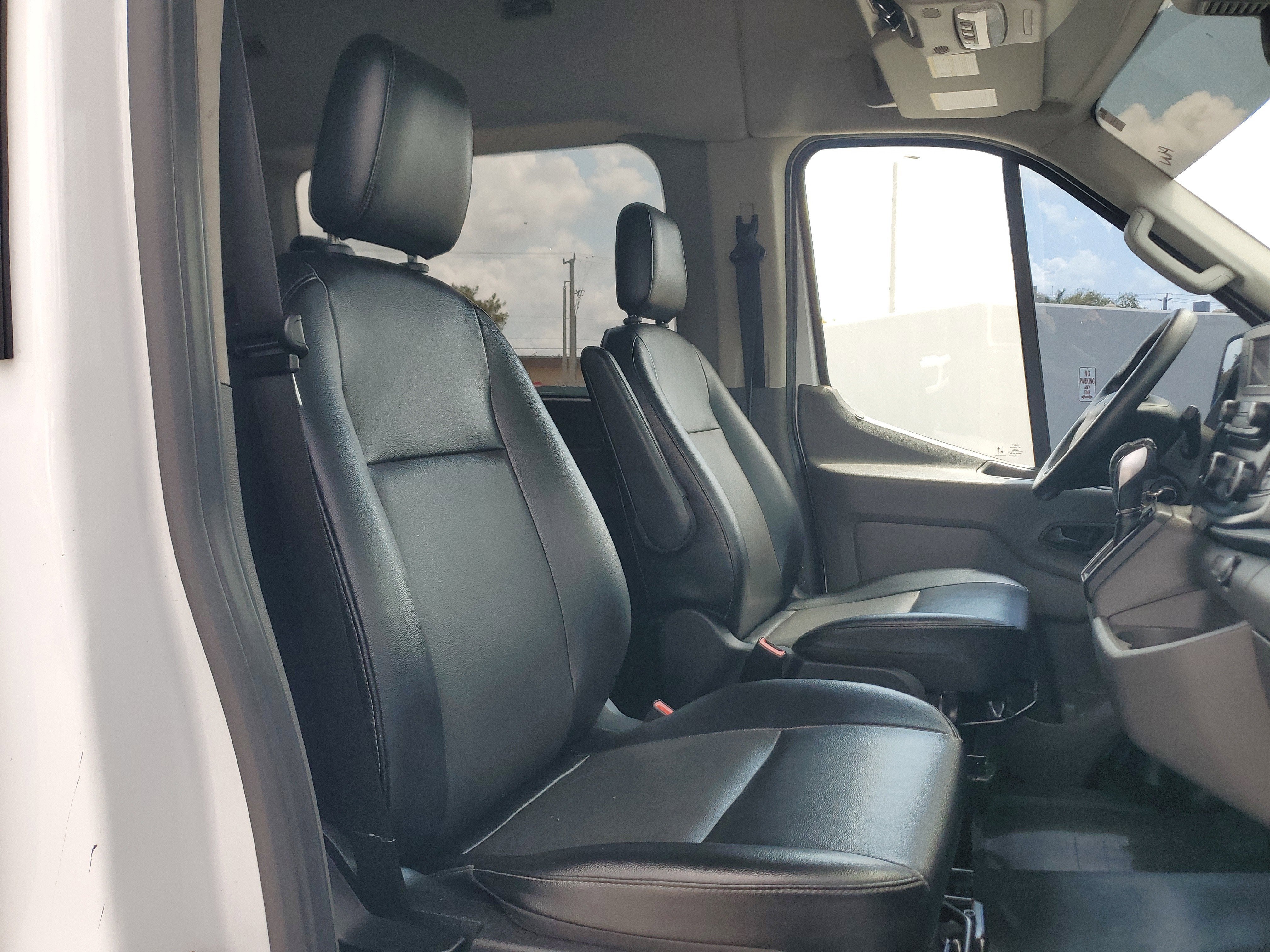 2020 Ford Transit Passenger Wagon XL
