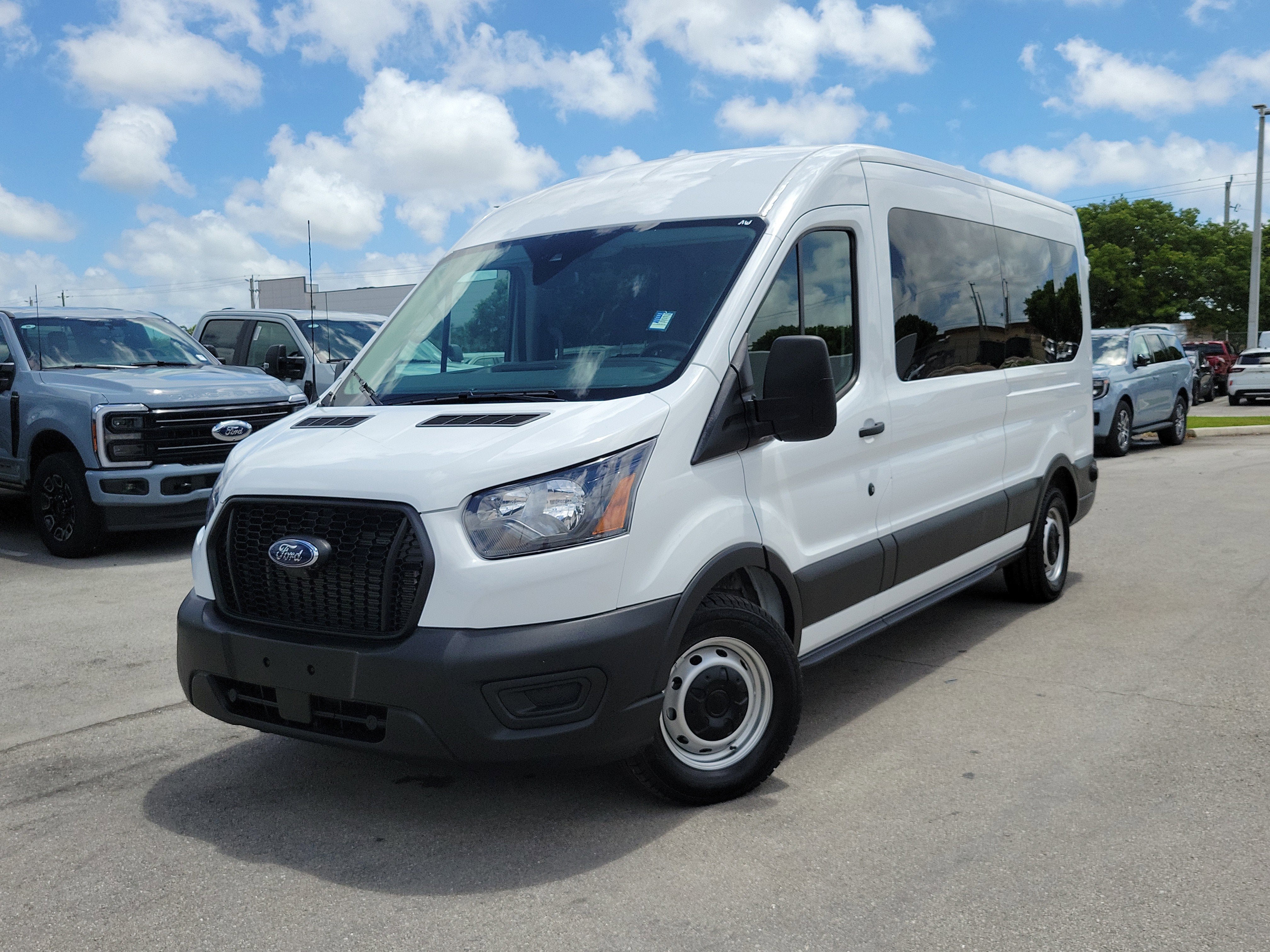 2025 Ford Transit Passenger Wagon XL