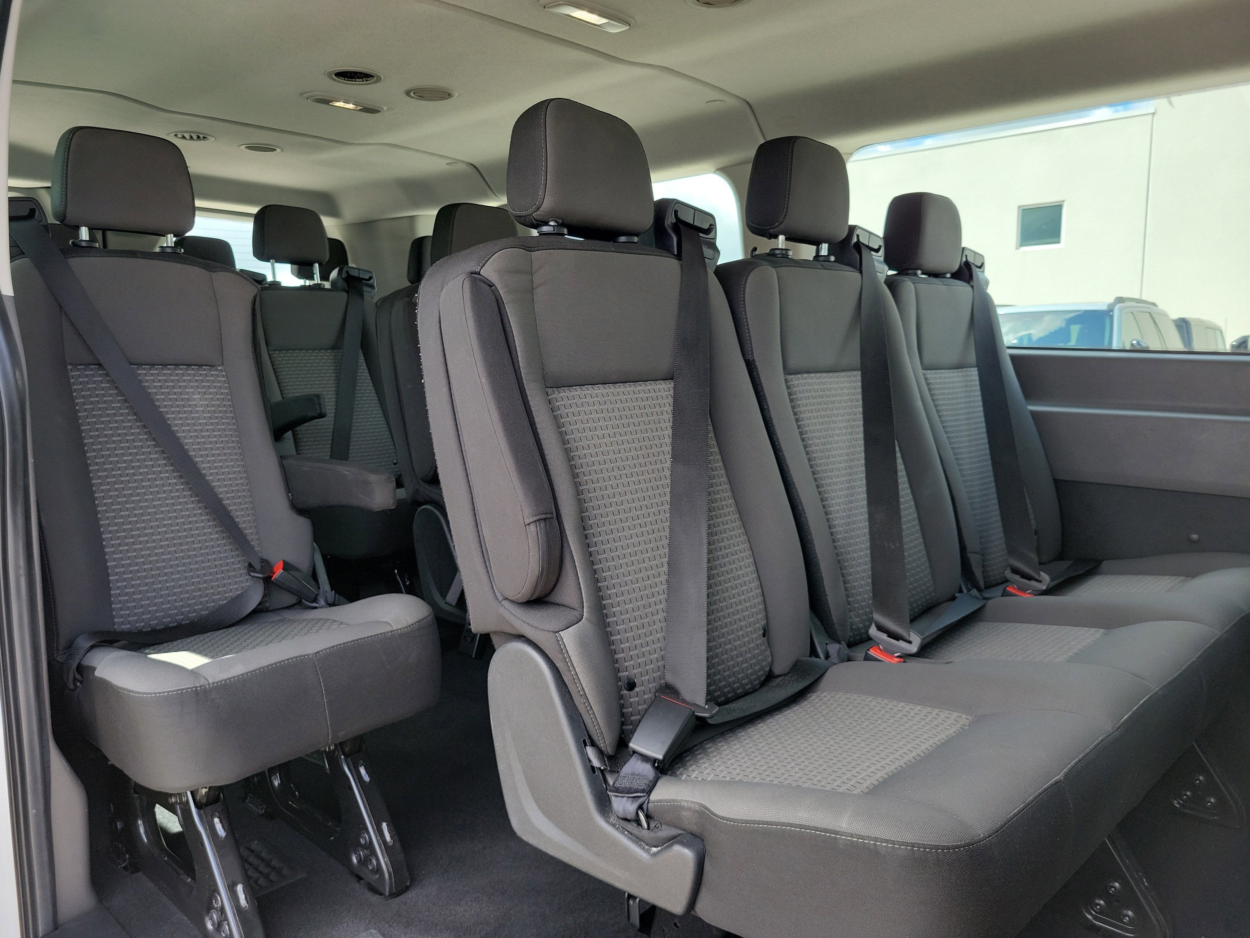 2025 Ford Transit Passenger Wagon XLT