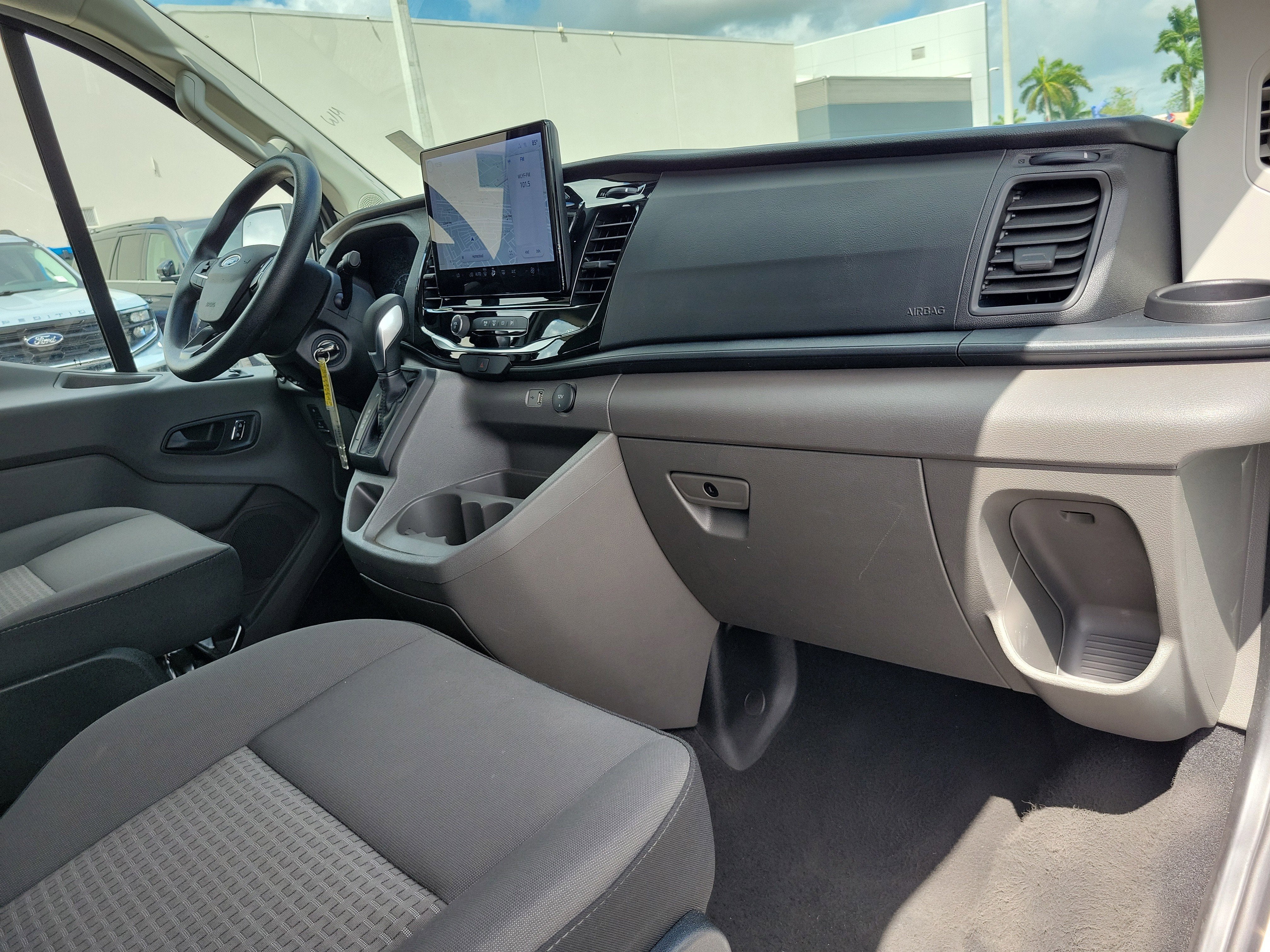2025 Ford Transit Passenger Wagon XLT