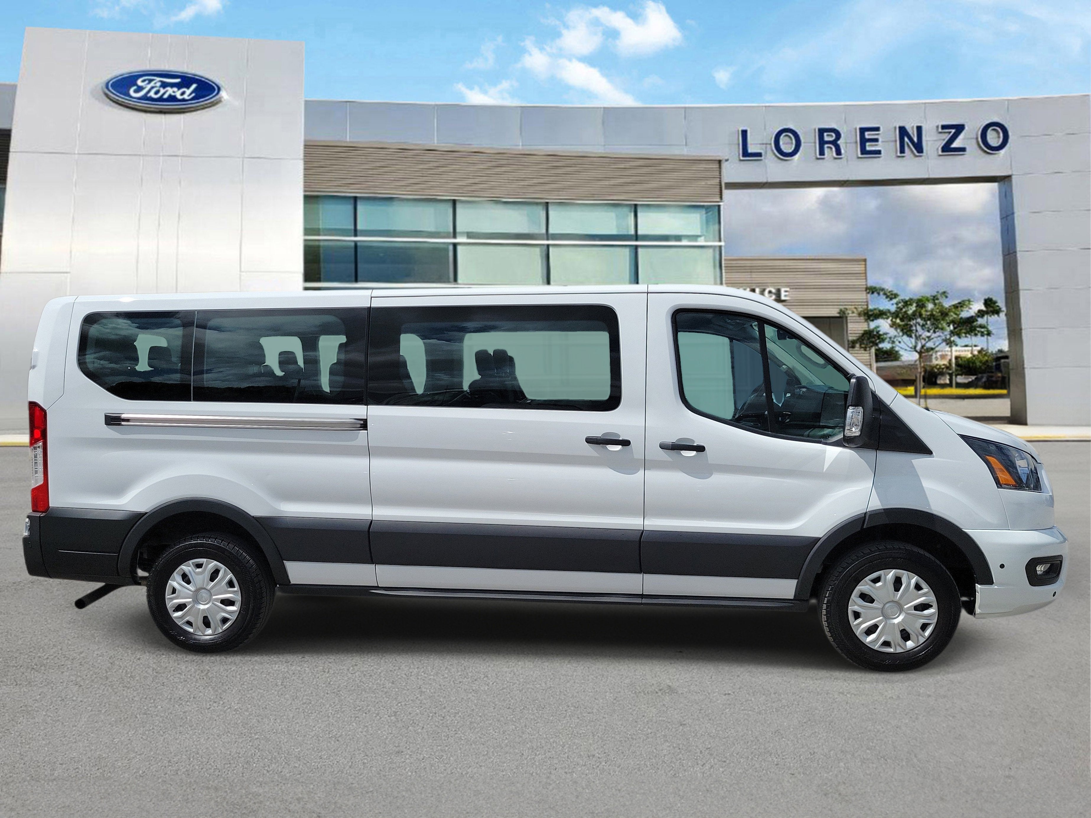 2025 Ford Transit Passenger Wagon XLT