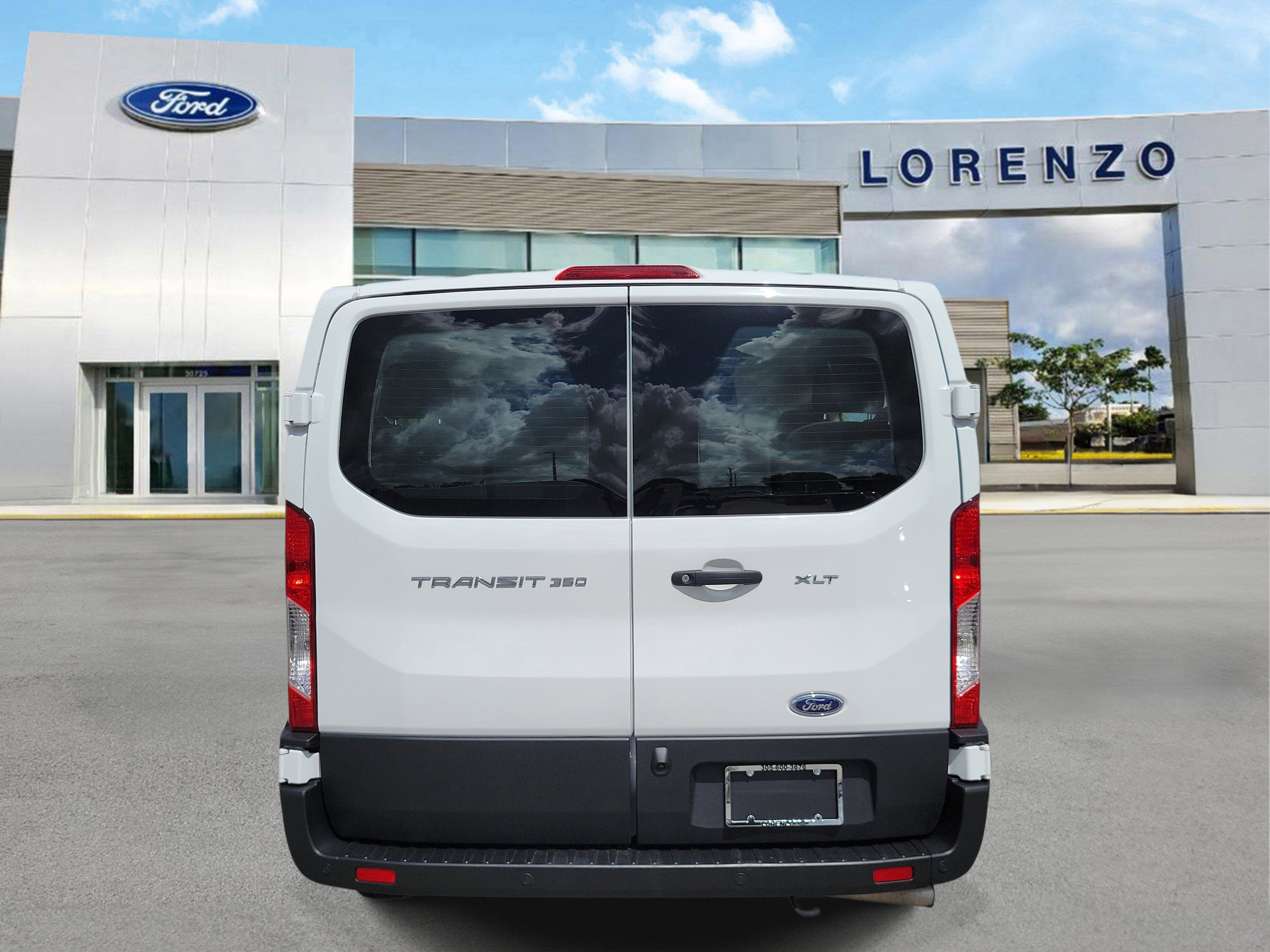 2025 Ford Transit Passenger Wagon XLT