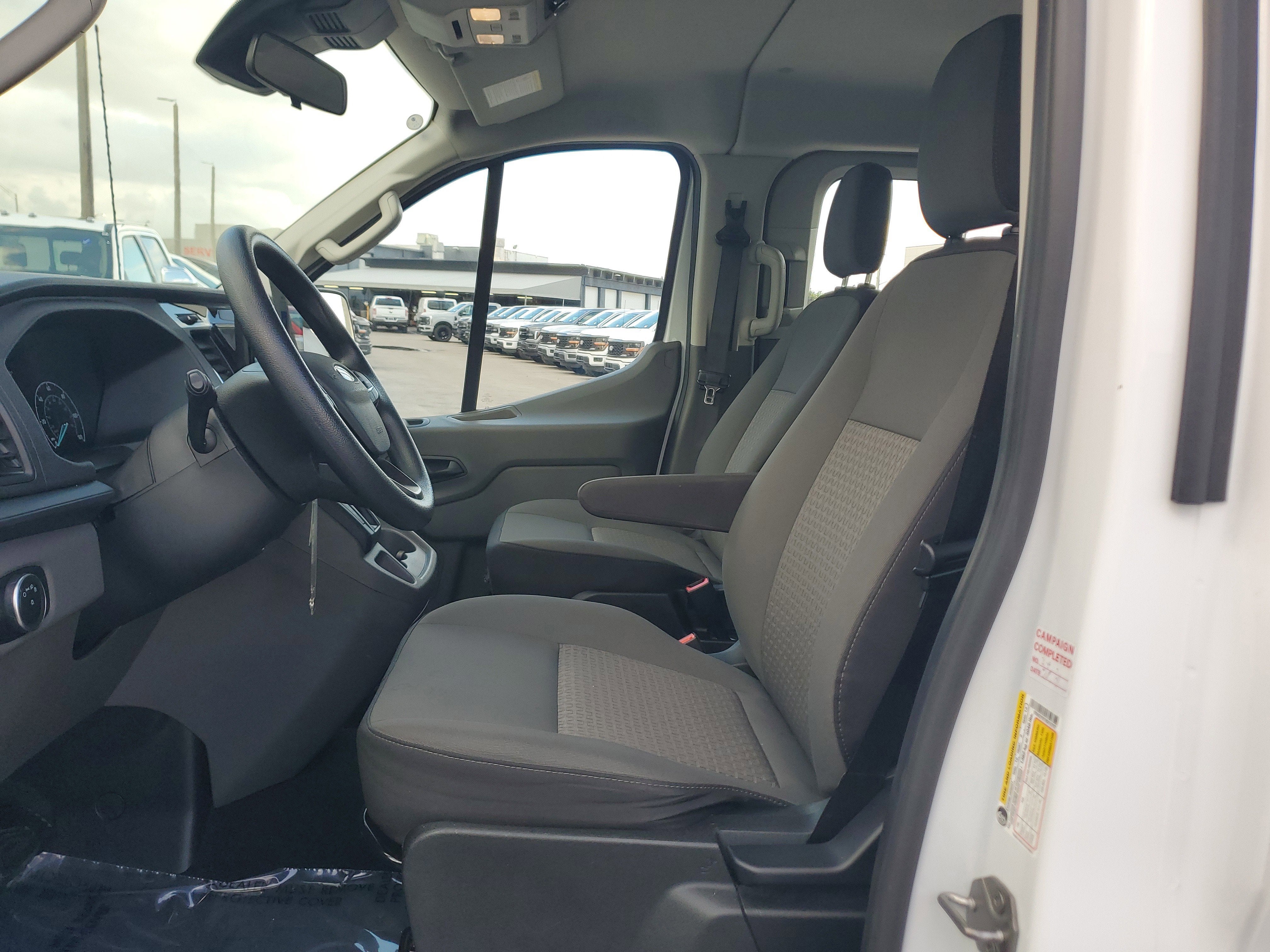 2024 Ford Transit Passenger Wagon XLT