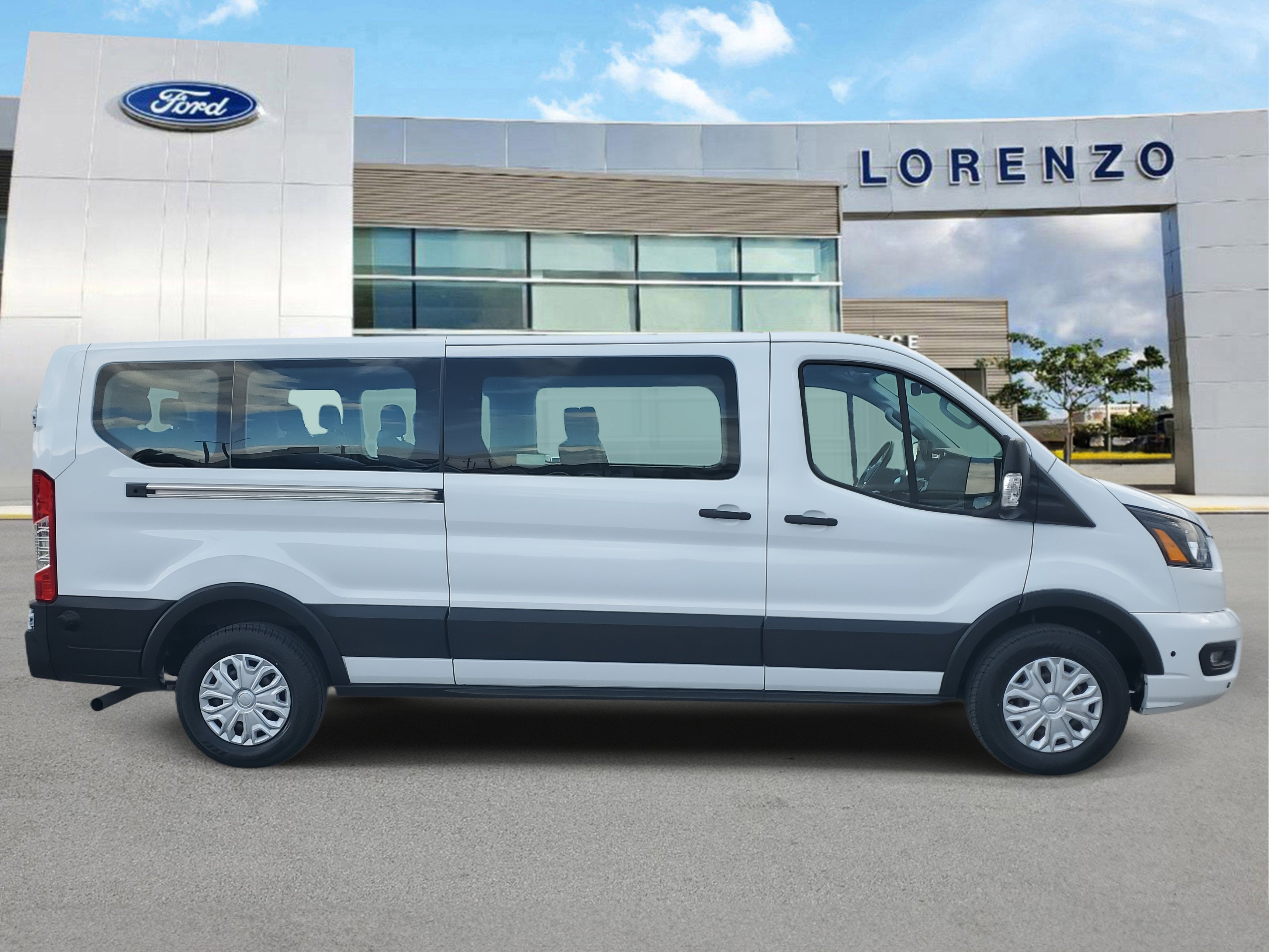 2024 Ford Transit Passenger Wagon XLT