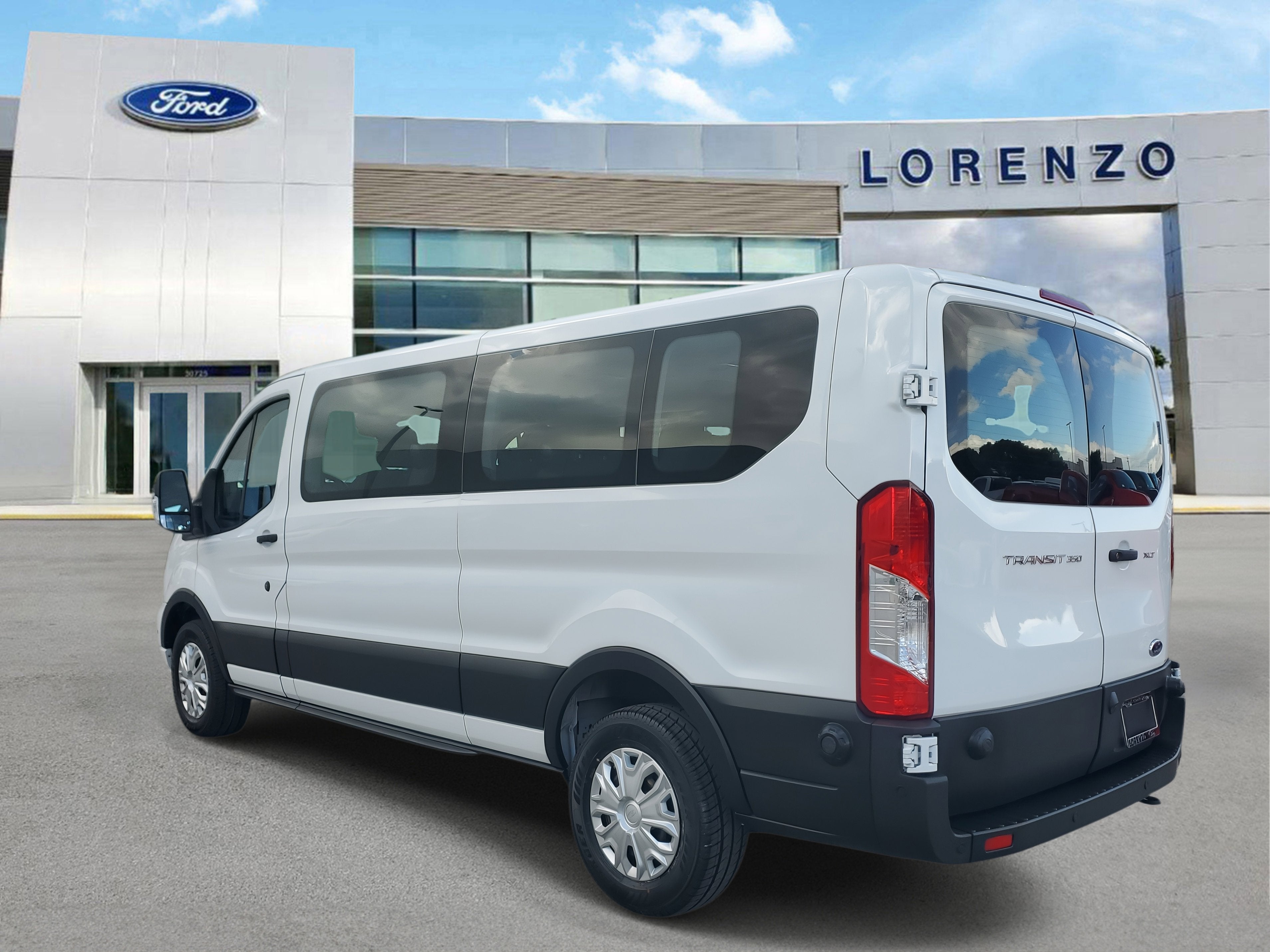 2024 Ford Transit Passenger Wagon XLT