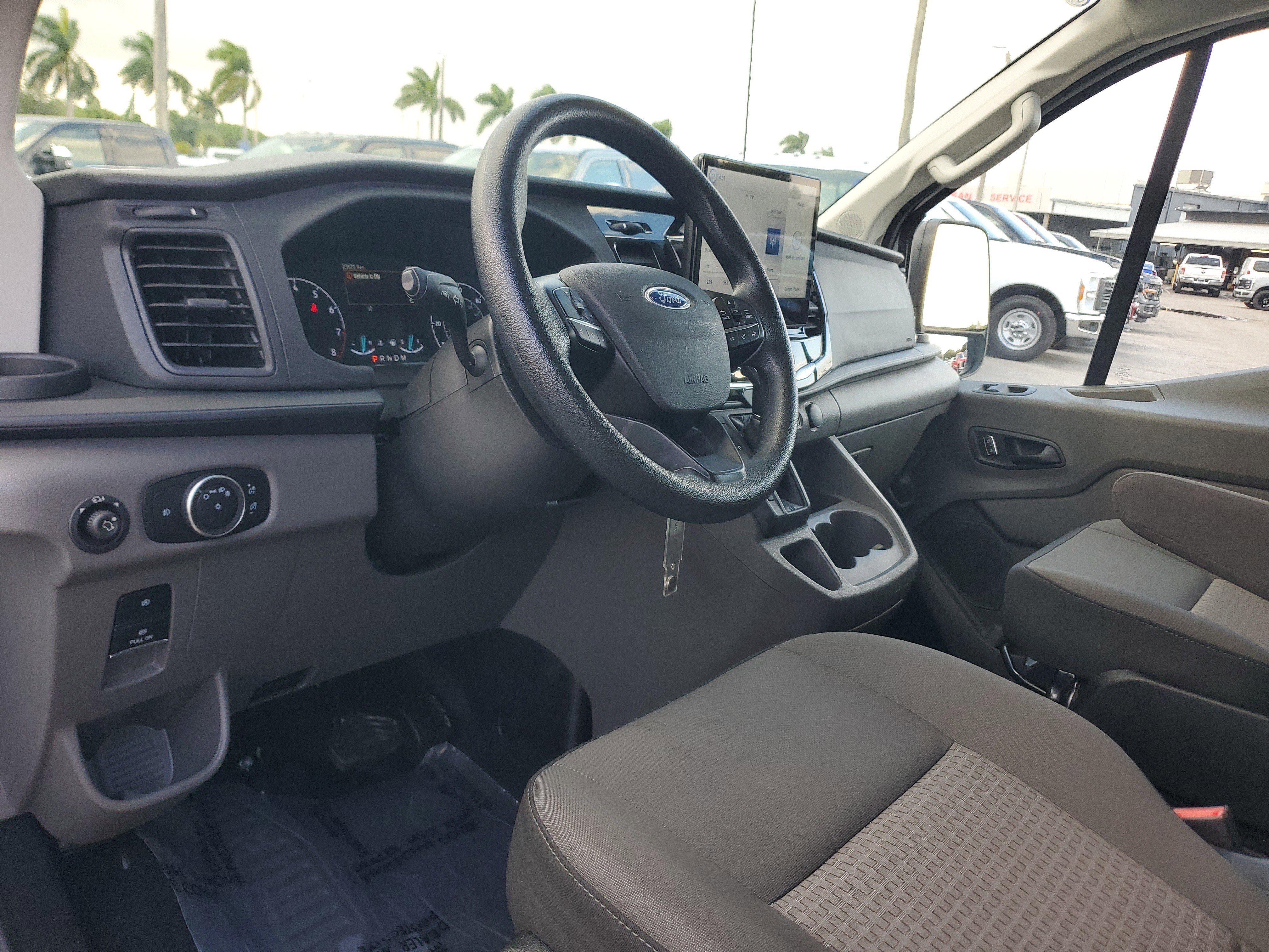 2024 Ford Transit Passenger Wagon XLT