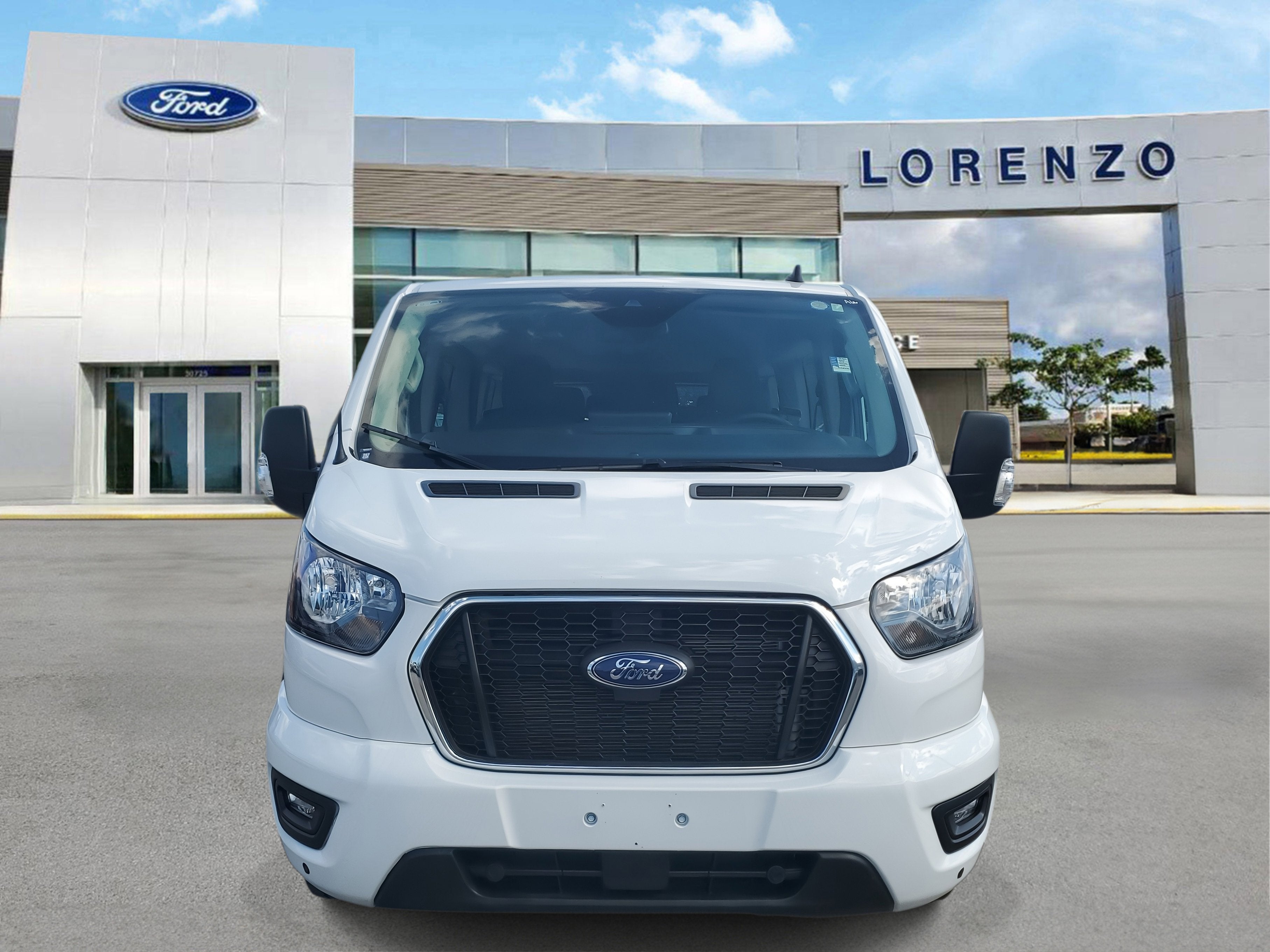 2024 Ford Transit Passenger Wagon XLT