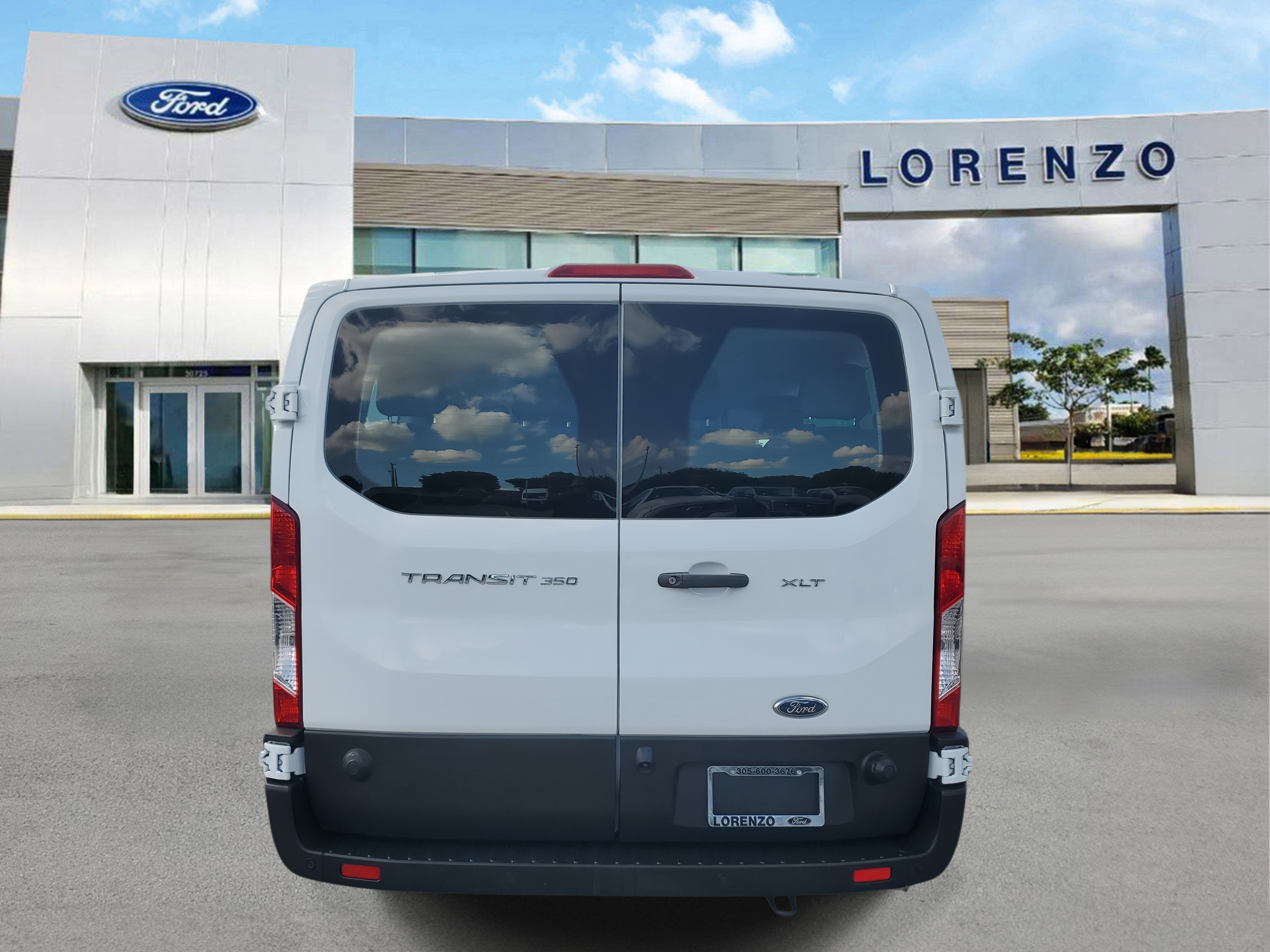 2024 Ford Transit Passenger Wagon XLT