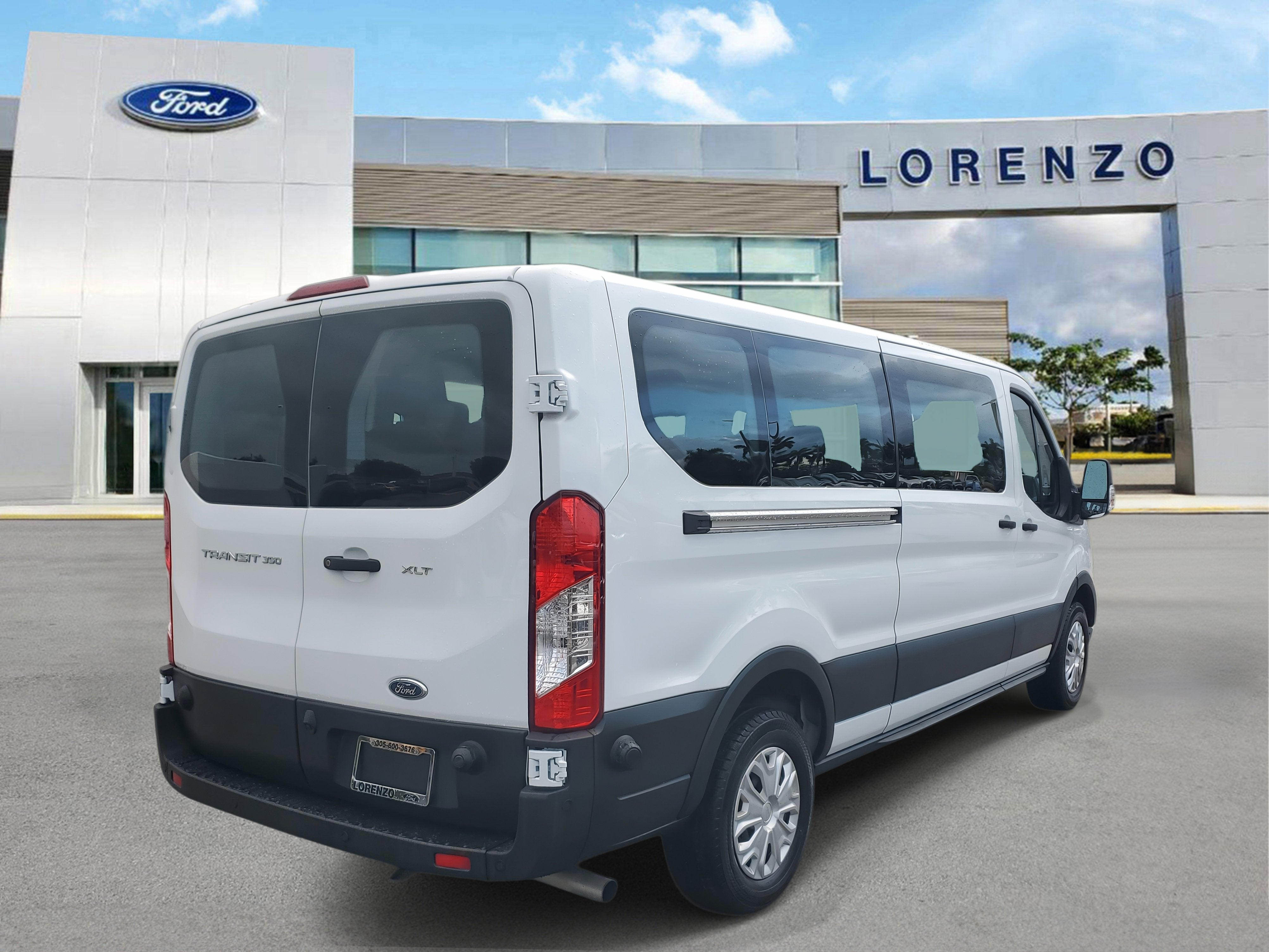 2024 Ford Transit Passenger Wagon XLT