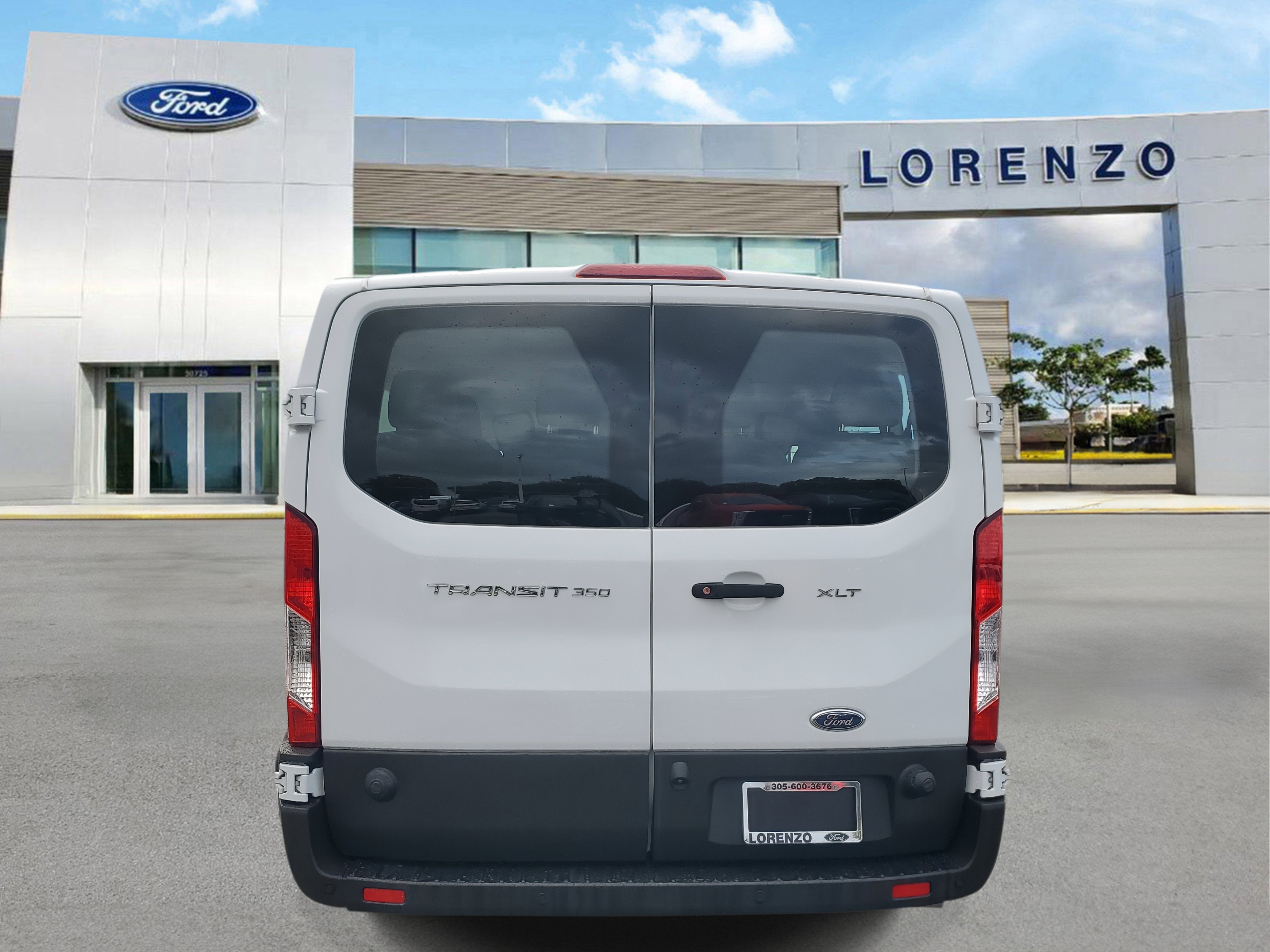 2024 Ford Transit Passenger Wagon XLT