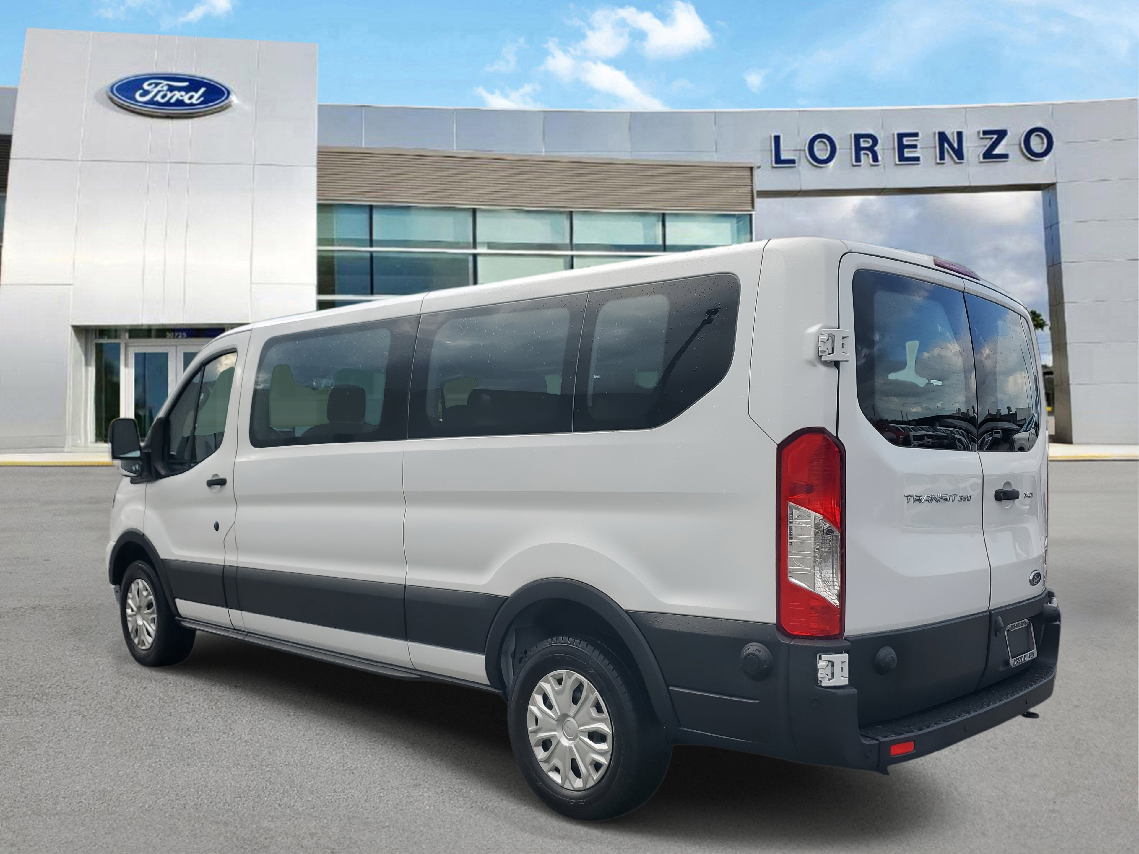 2024 Ford Transit Passenger Wagon XLT