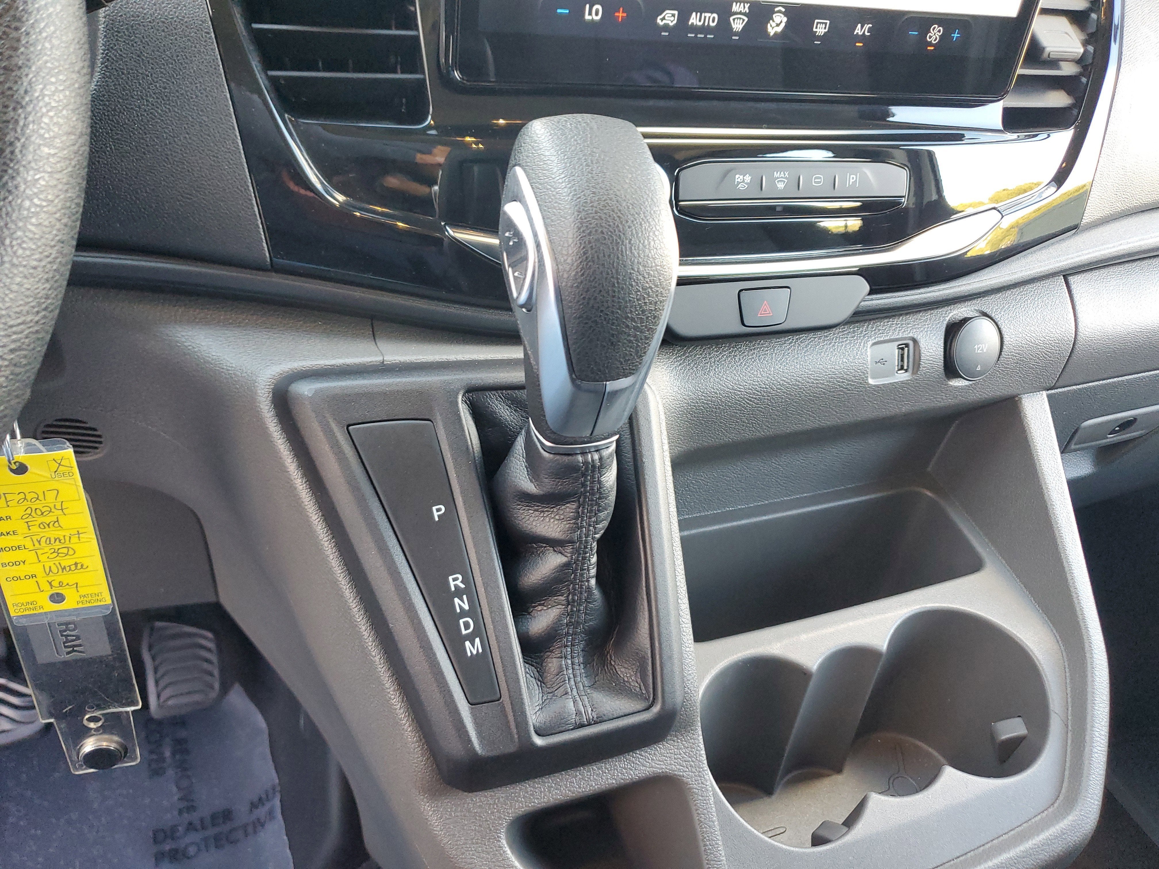 2024 Ford Transit Passenger Wagon XLT