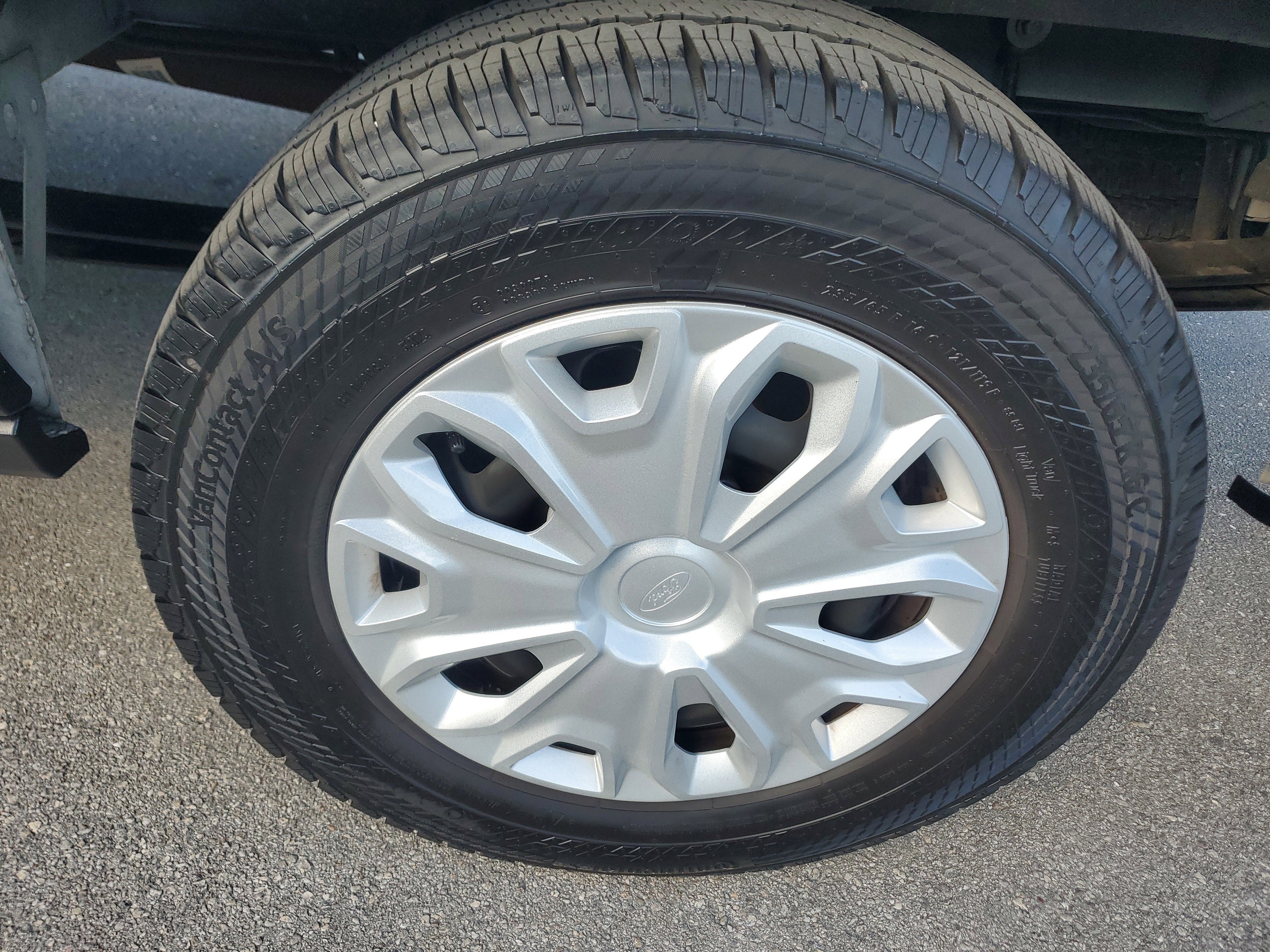 2024 Ford Transit Passenger Wagon XLT