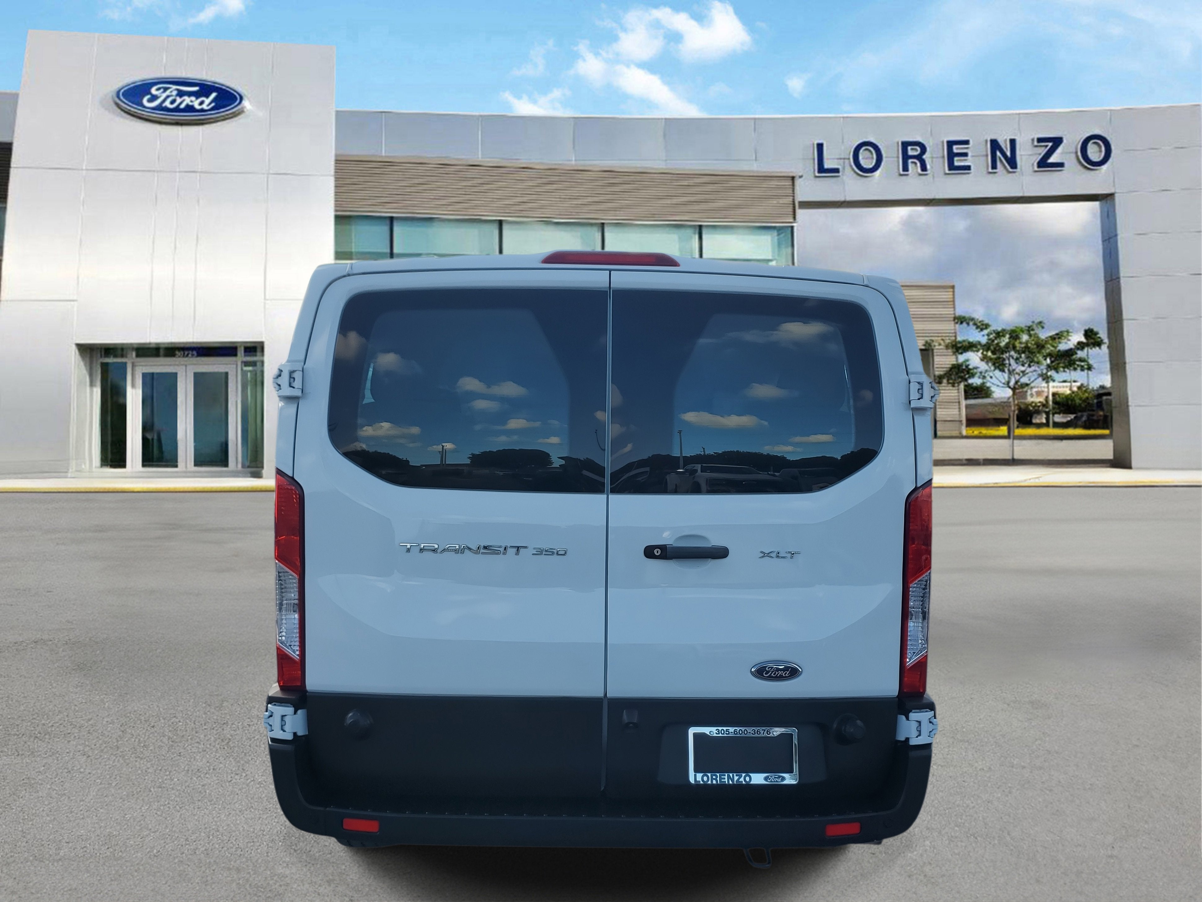 2024 Ford Transit Passenger Wagon XLT