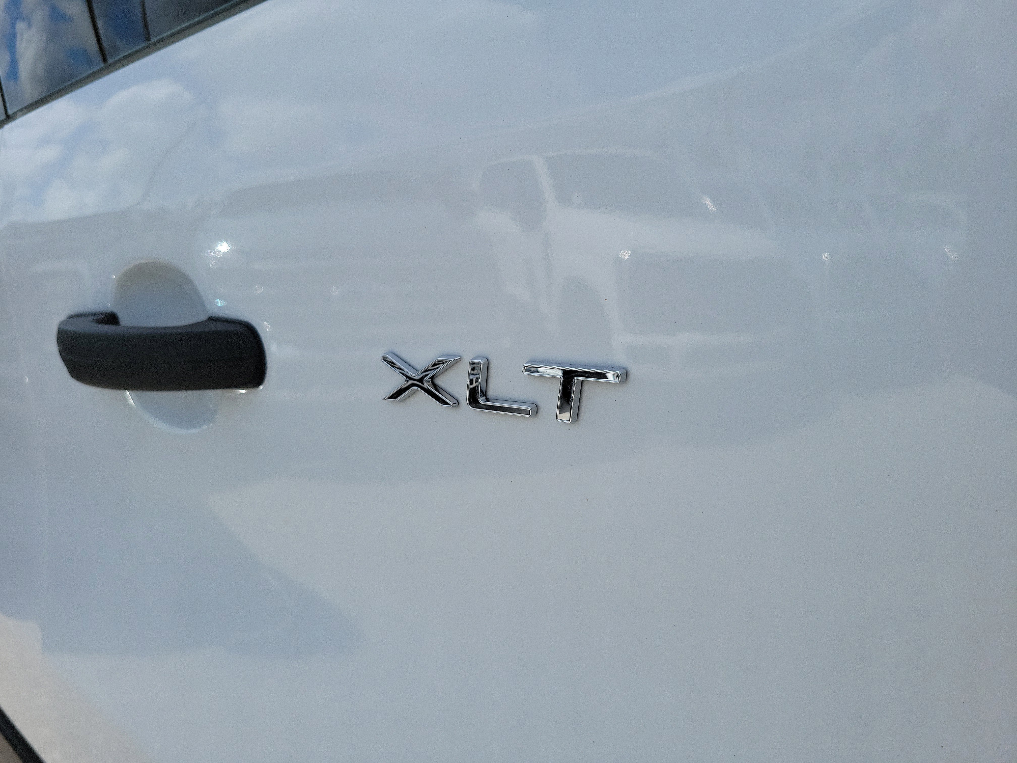 2025 Ford Transit Passenger Wagon XLT