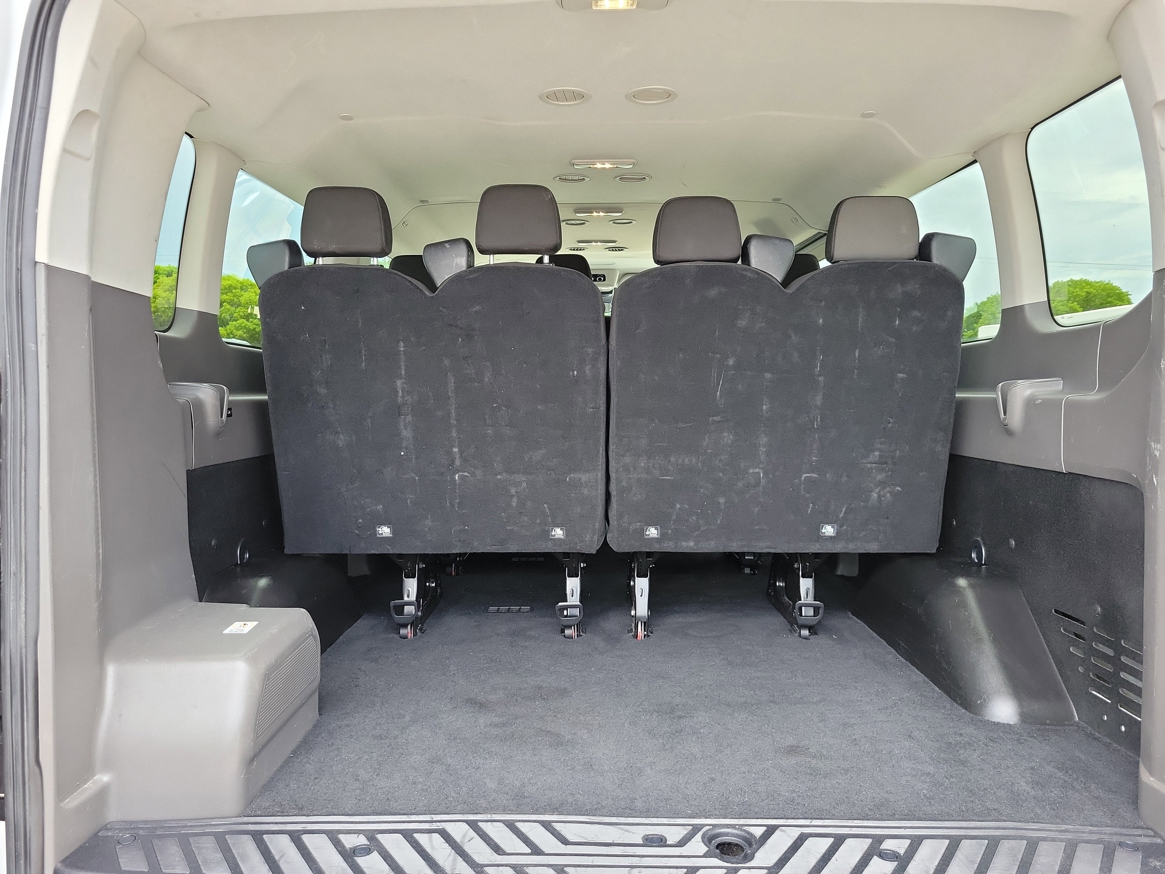 2024 Ford Transit Passenger Wagon XLT